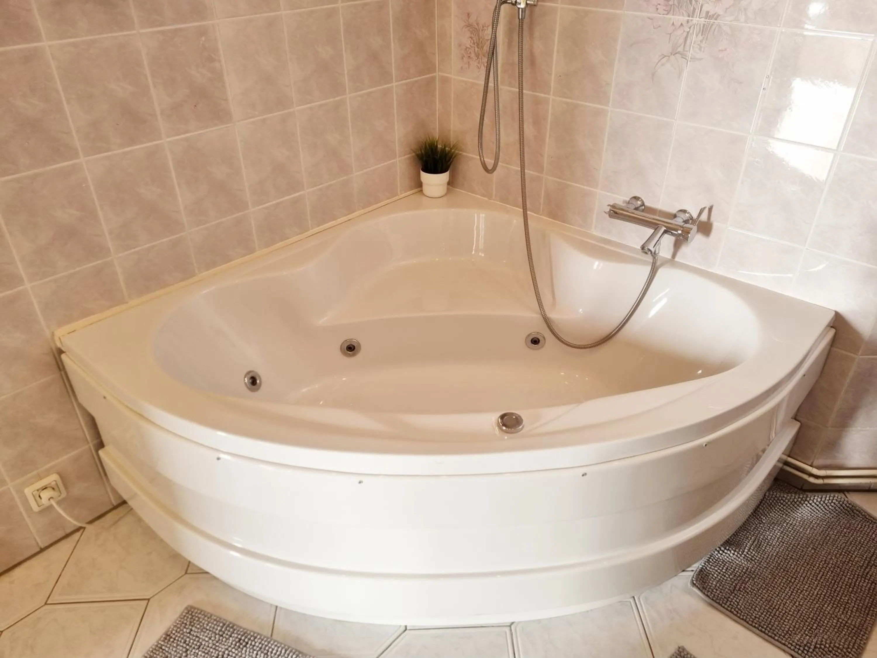 Hot Tub in Hotel Waterkant