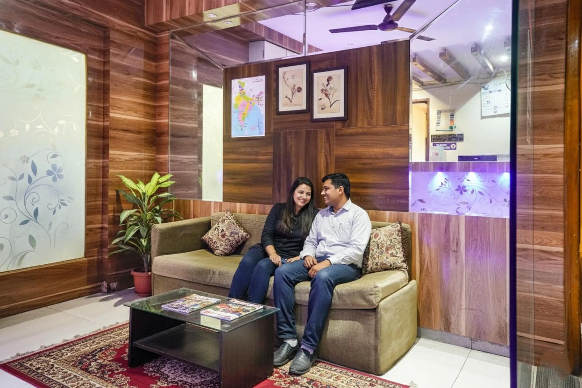 Seating area in Via New Silver Elite