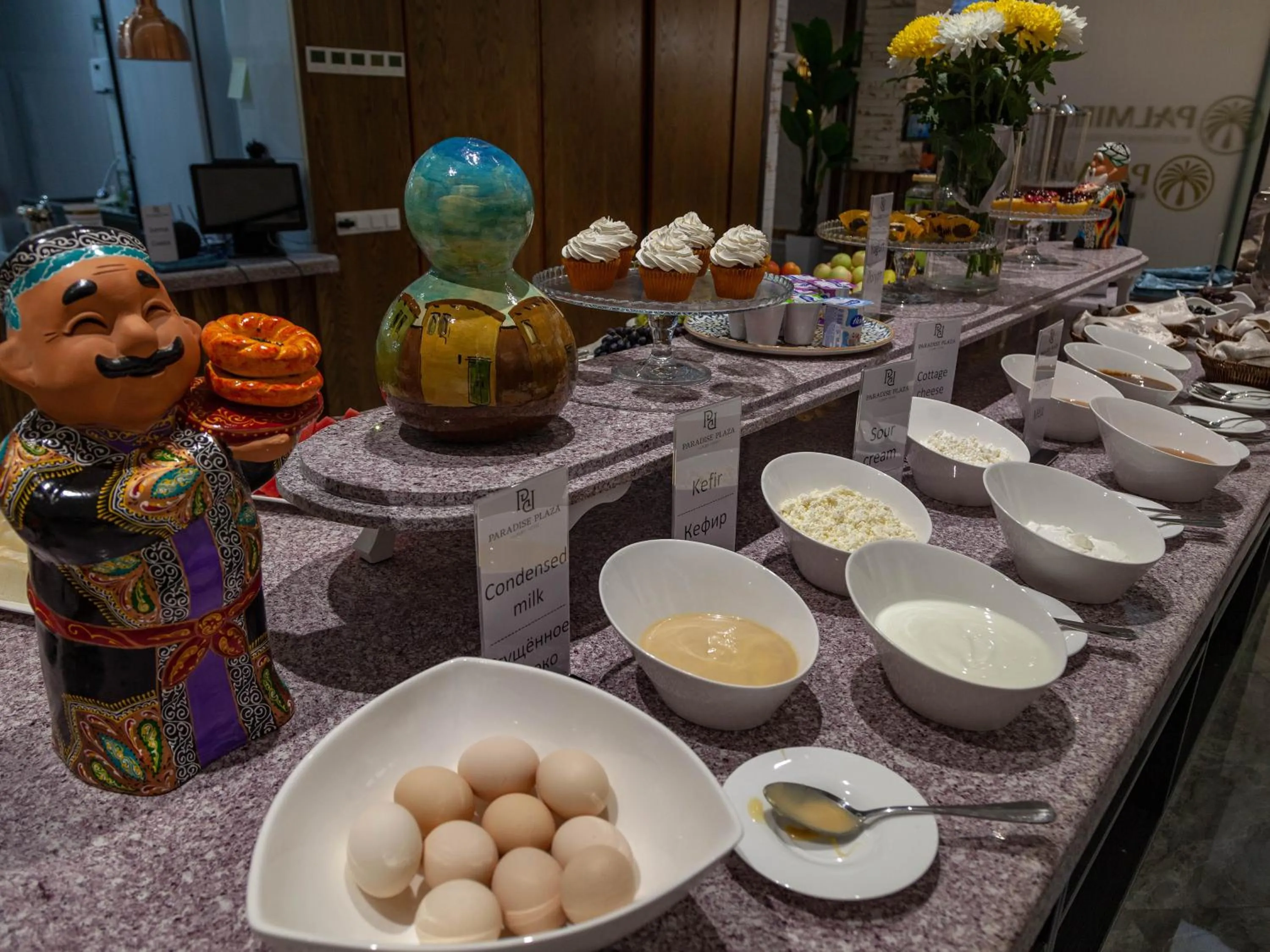 Food in Paradise Plaza Luxury Hotel