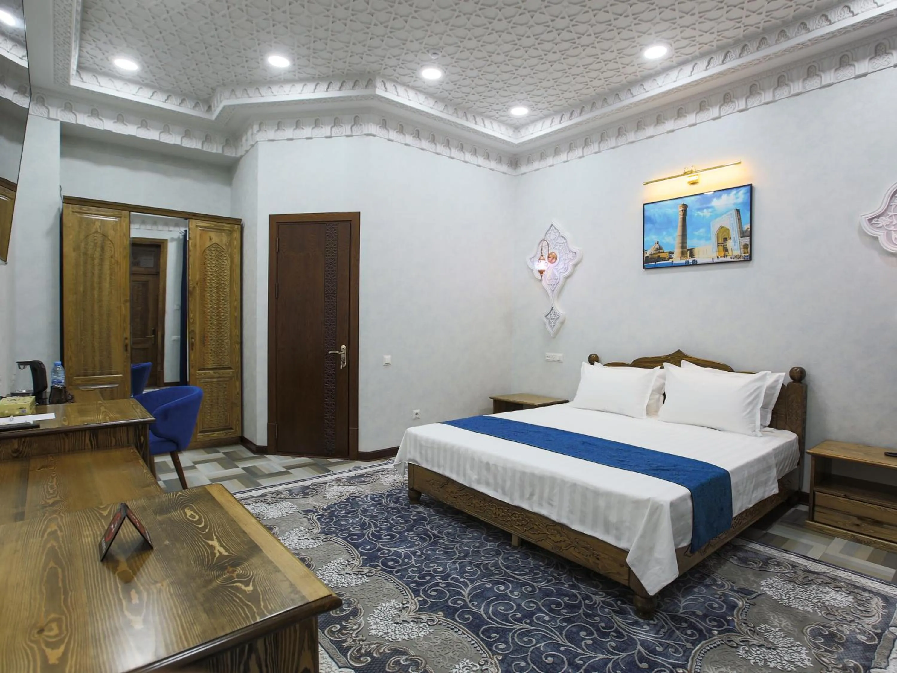 Photo of the whole room, Bed in Paradise Plaza Luxury Hotel