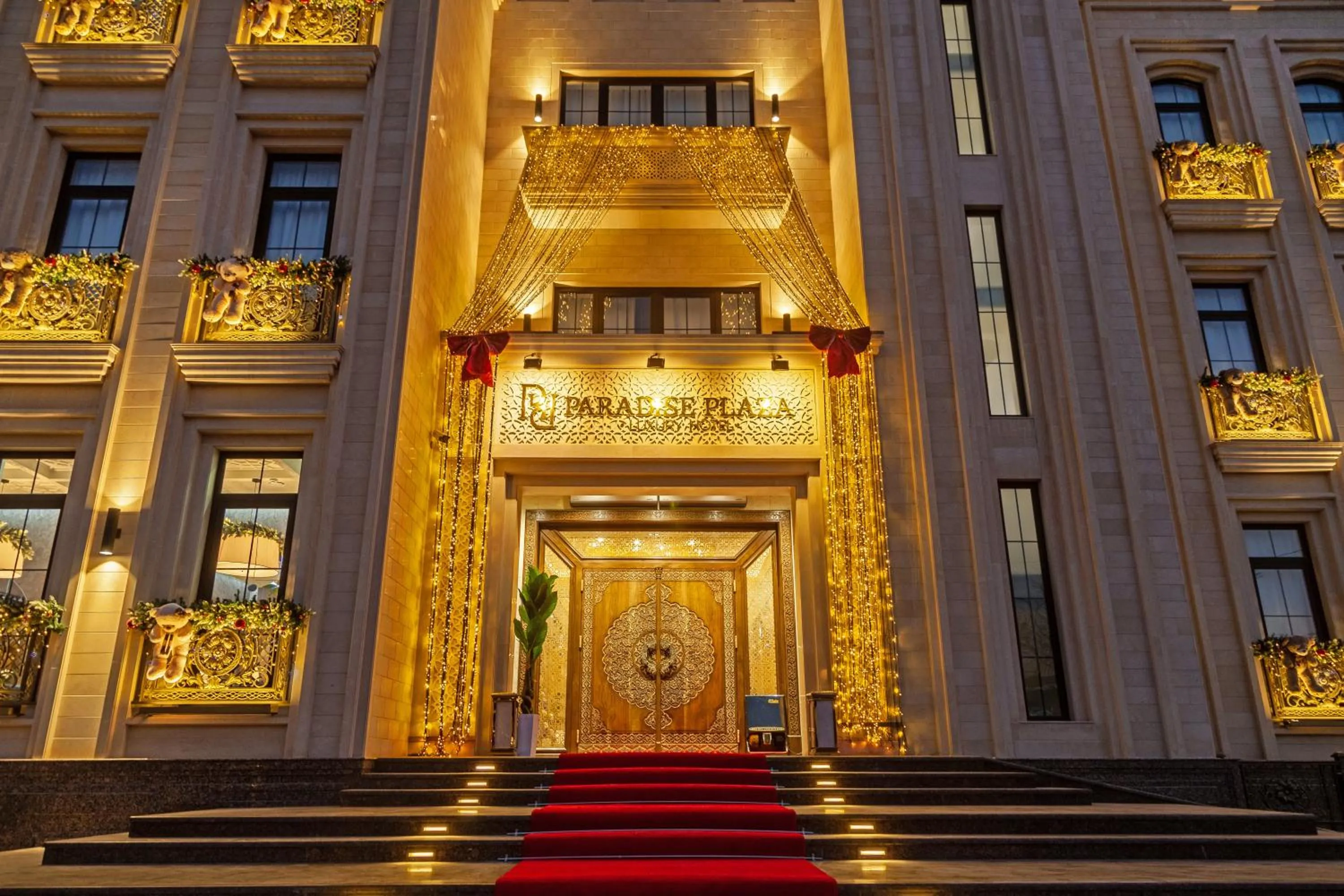 Facade/entrance in Paradise Plaza Luxury Hotel