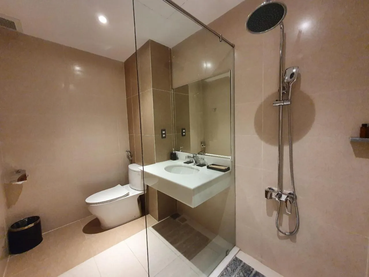 Shower in Mai Vy Hotel Tay Ninh