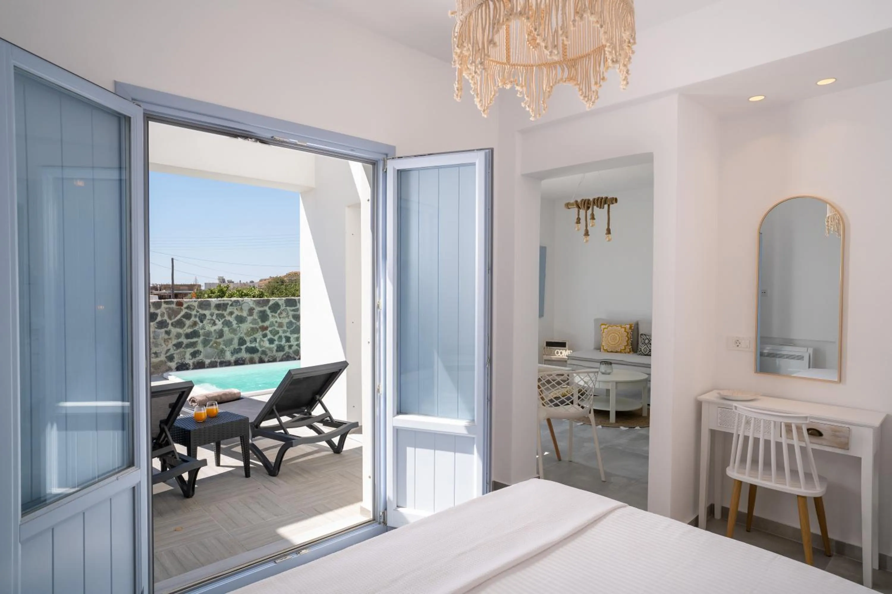 Photo of the whole room, Bed in SantoRossa Luxury Villas