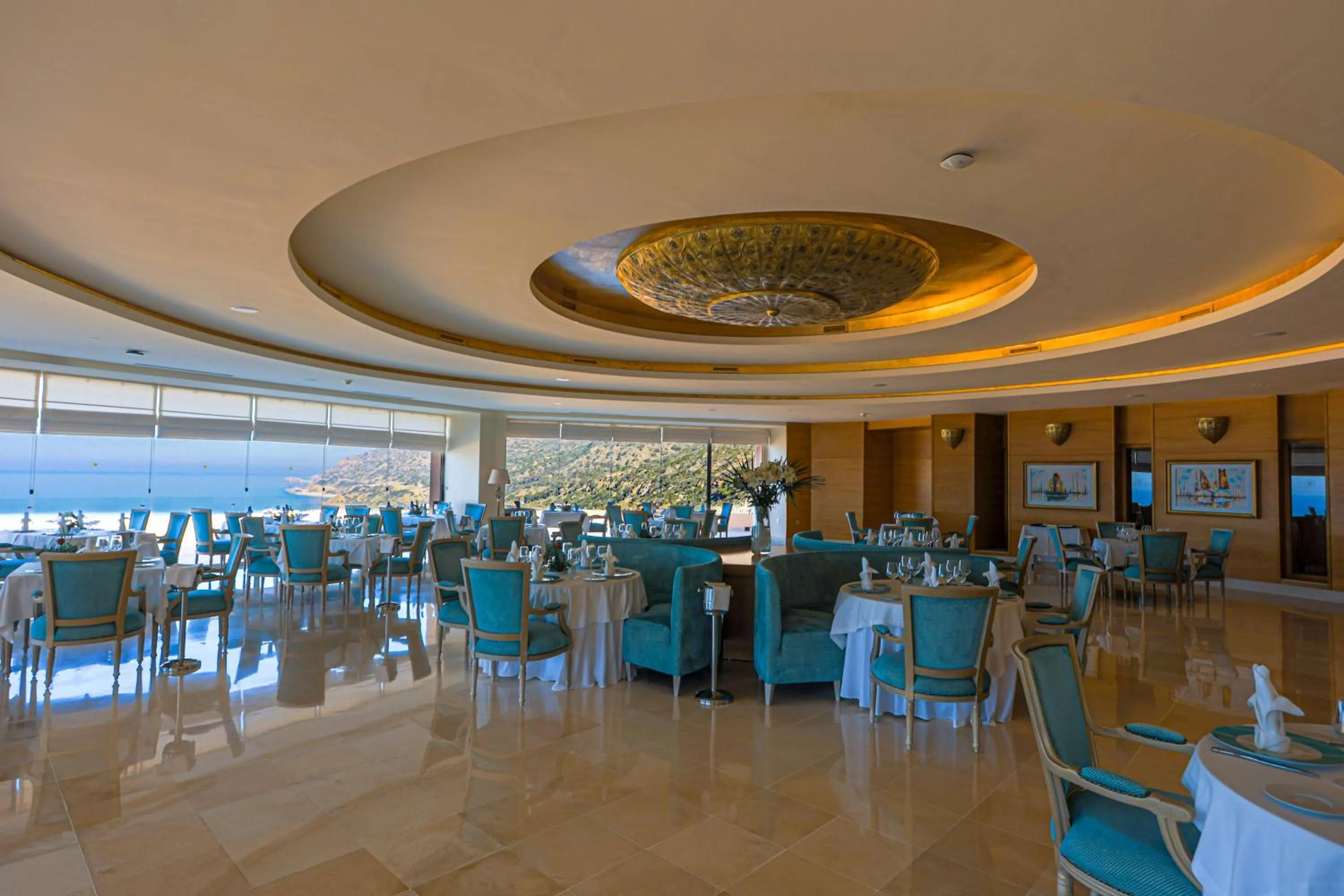 Restaurant/places to eat in Royal Tulip Korbous Bay Thalasso & Springs