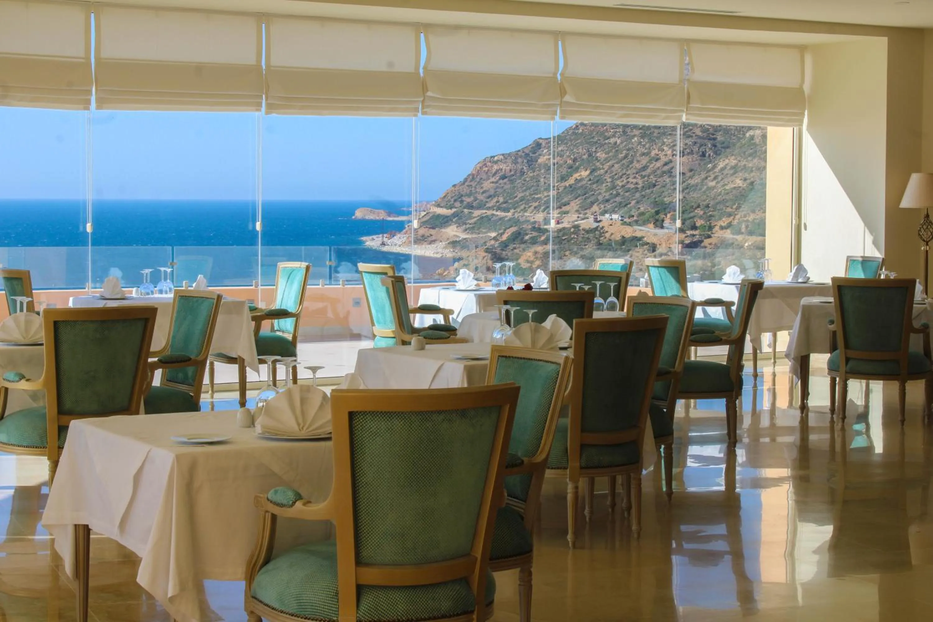 Restaurant/places to eat in Royal Tulip Korbous Bay Thalasso & Springs
