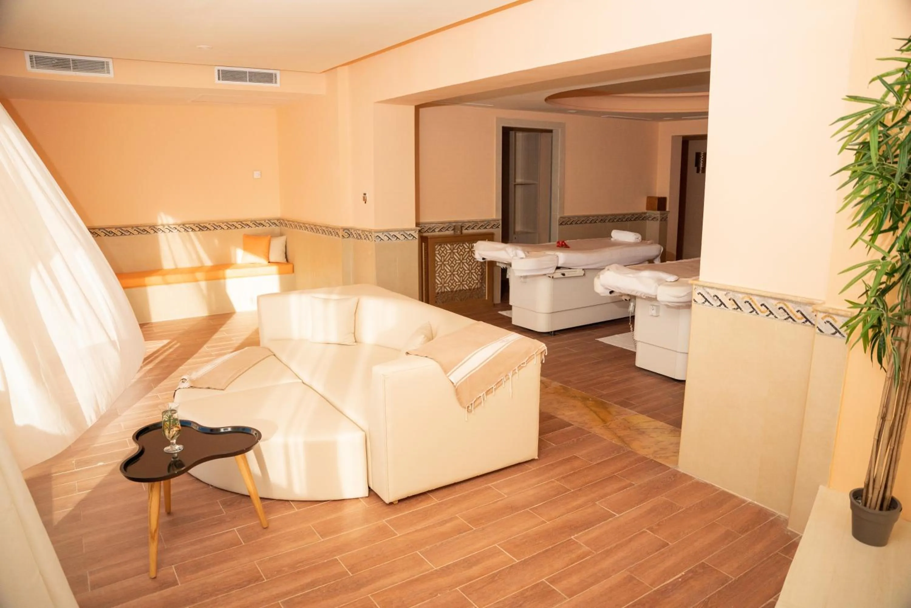 Spa and wellness centre/facilities, Bed in Royal Tulip Korbous Bay Thalasso & Springs