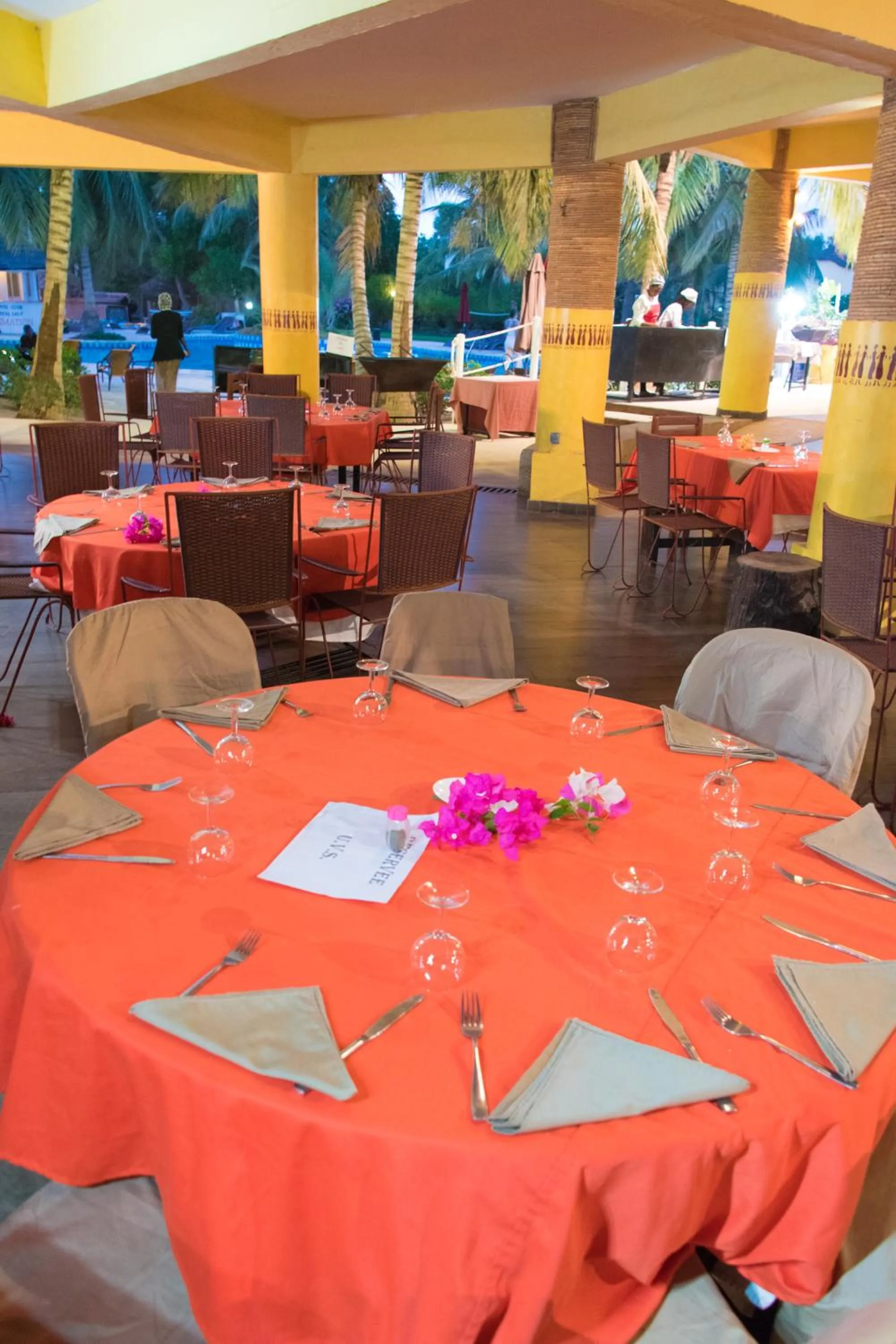 Restaurant/places to eat in Royal Saly