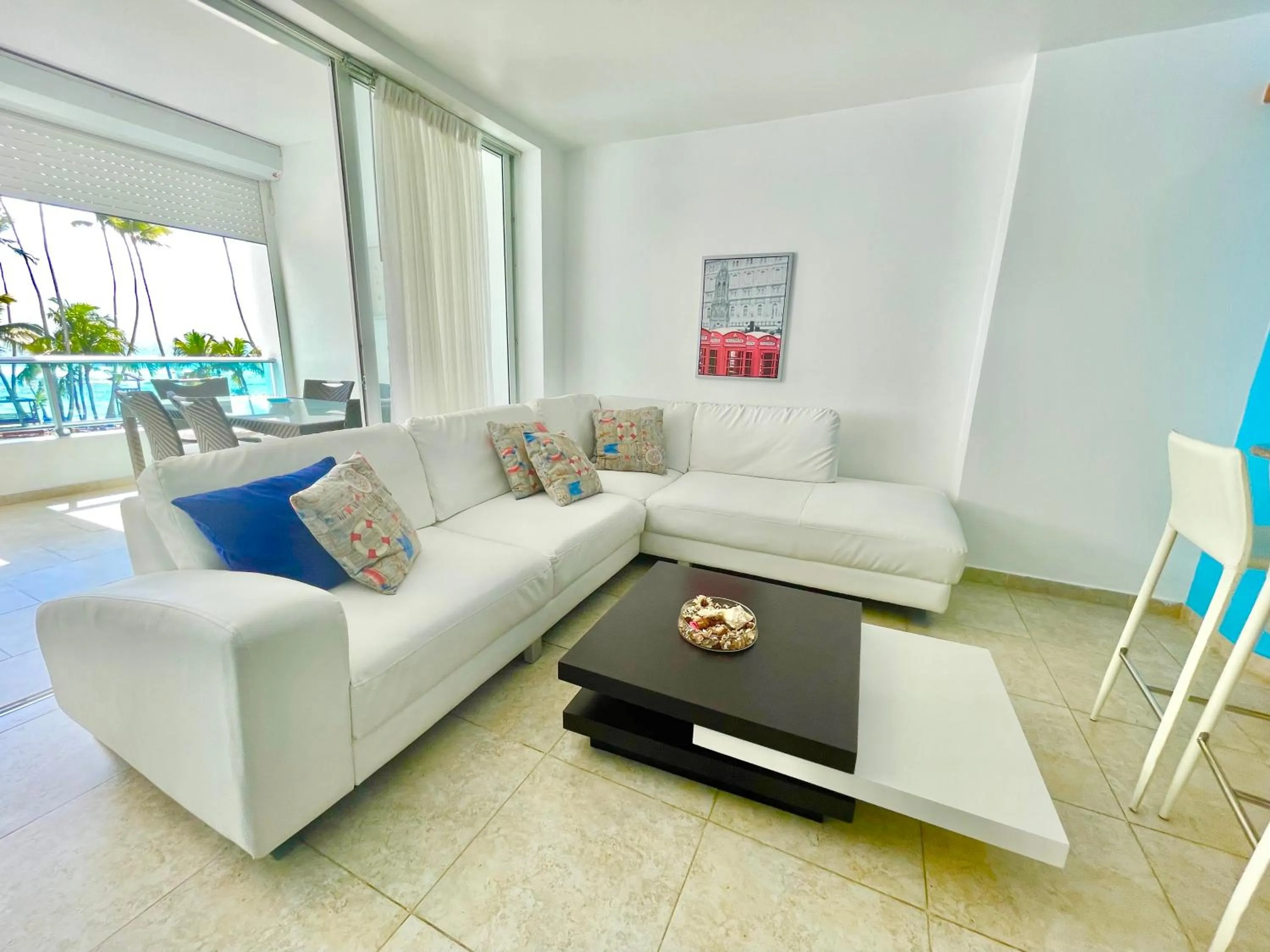 Seating area in Marbella 2bedroom Beachfront Apartment