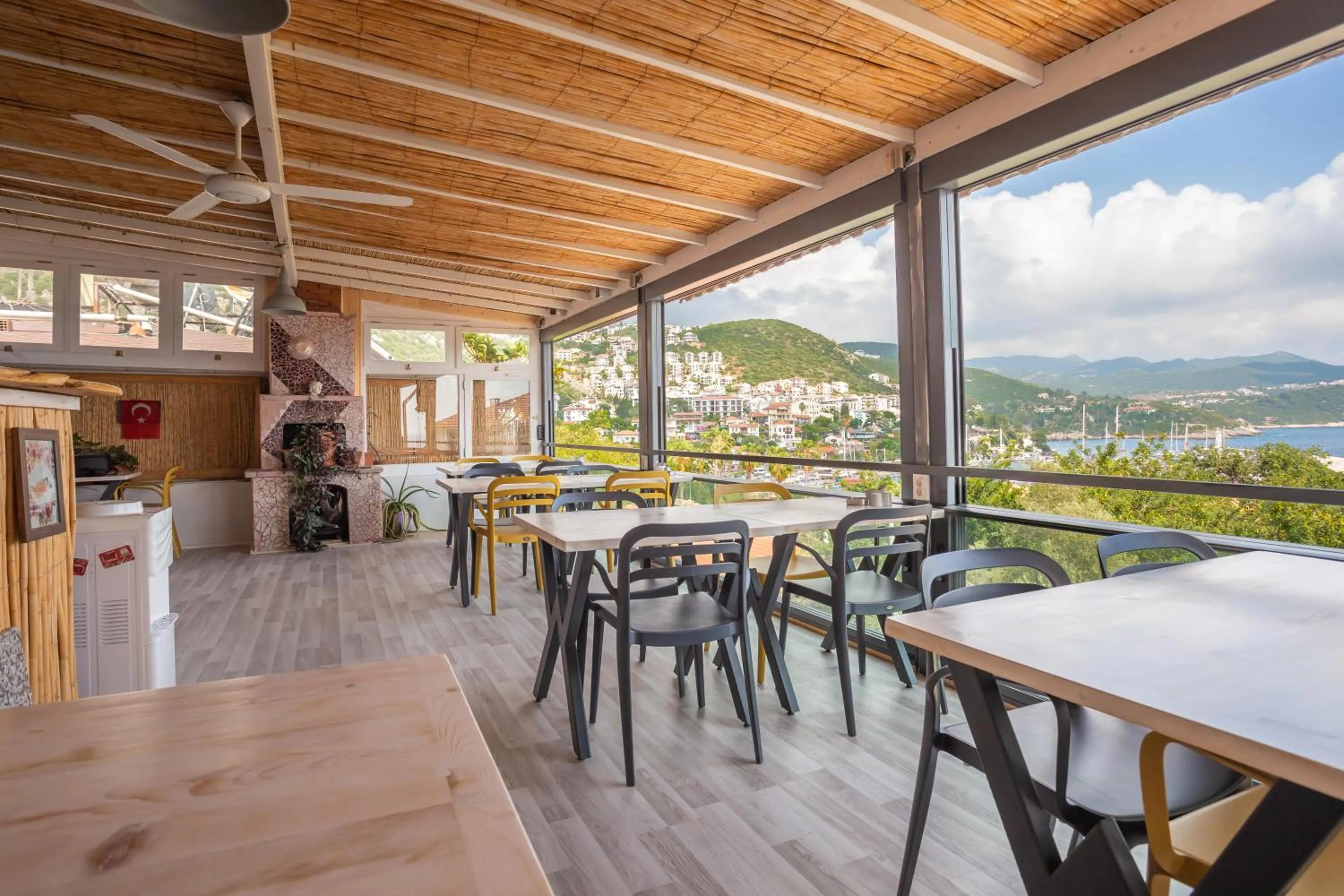 Restaurant/places to eat in Nest Gunay Otel