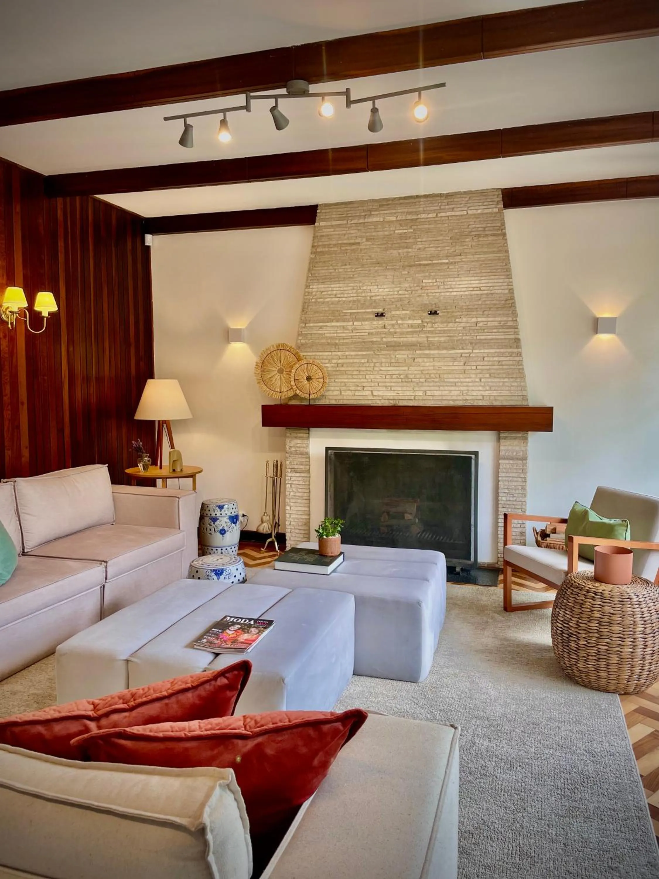 Living room in Casa Três Rios - Campos do Jordão