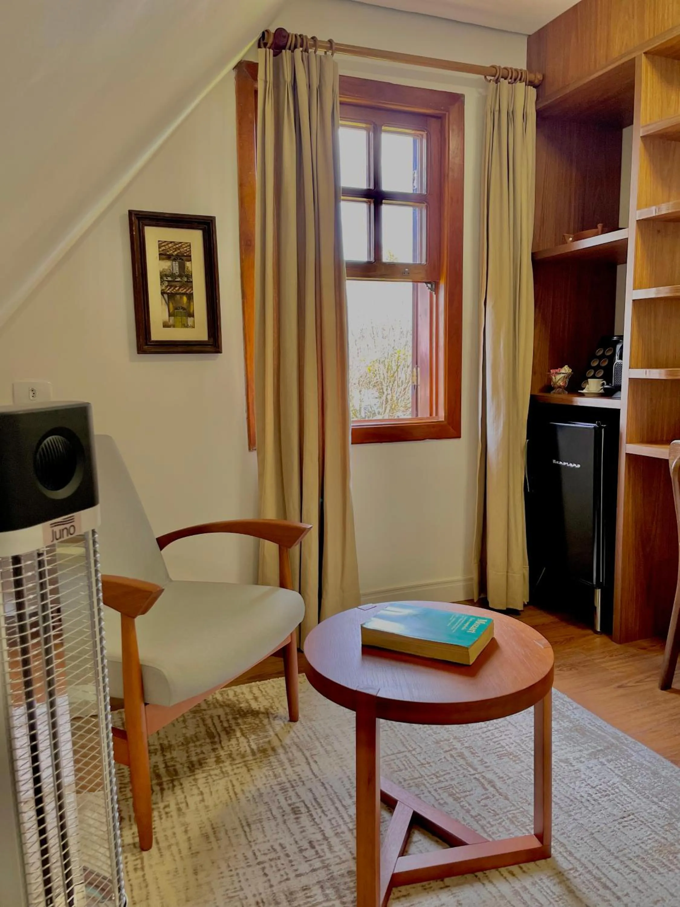Seating area in Casa Três Rios - Campos do Jordão