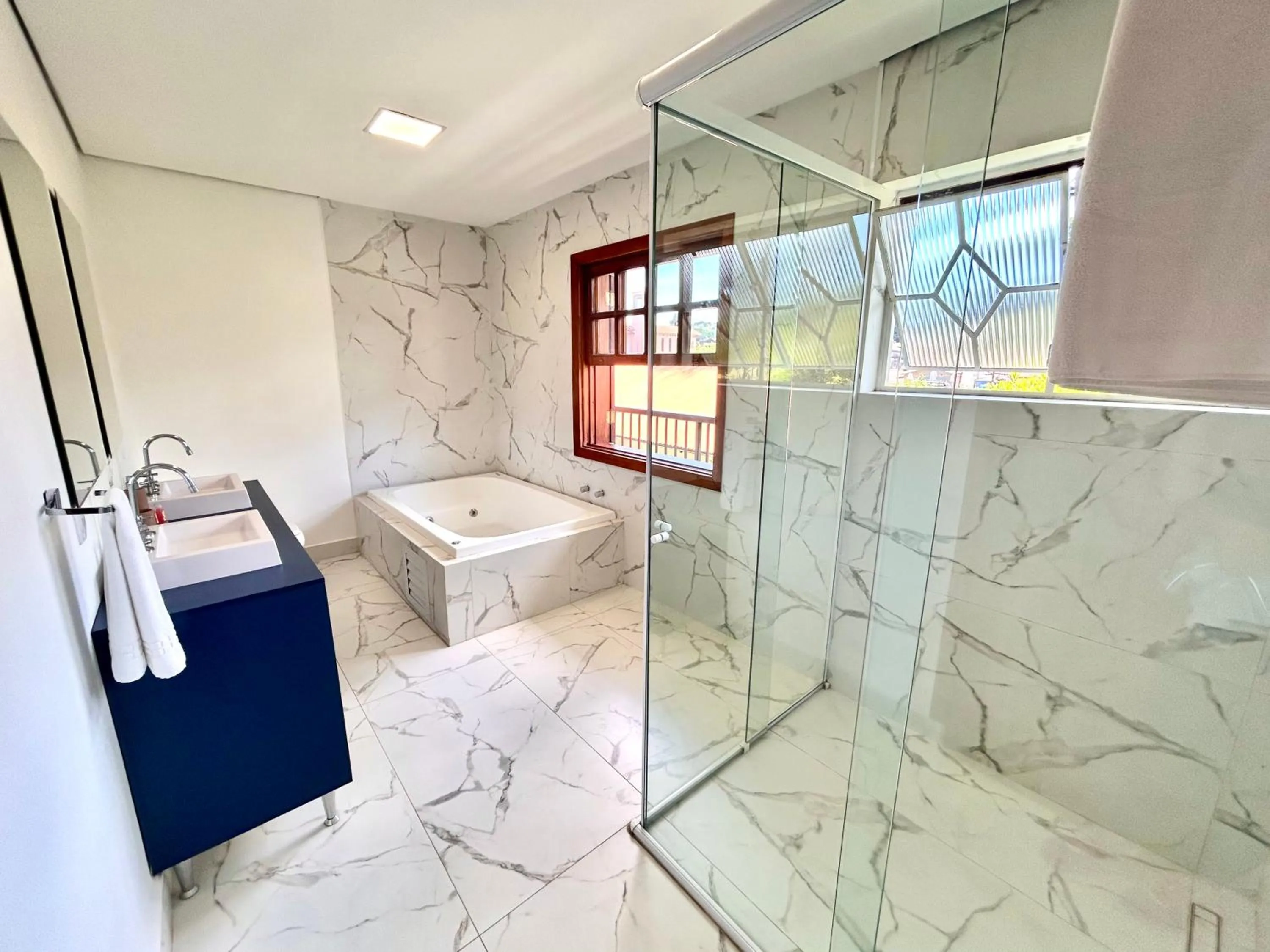 Shower in Casa Três Rios - Campos do Jordão