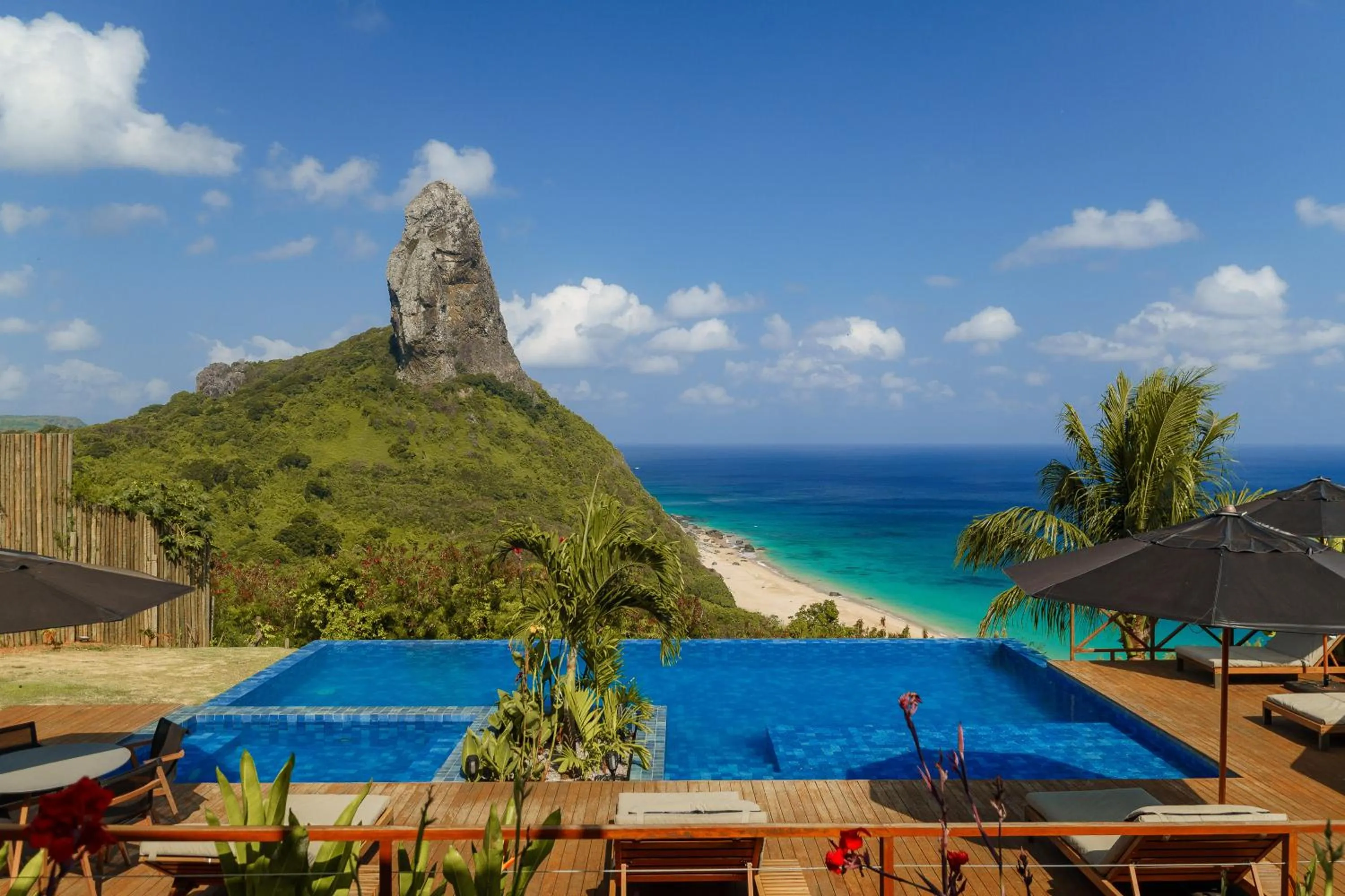 Pool view in Pousada Ecológica Akanã