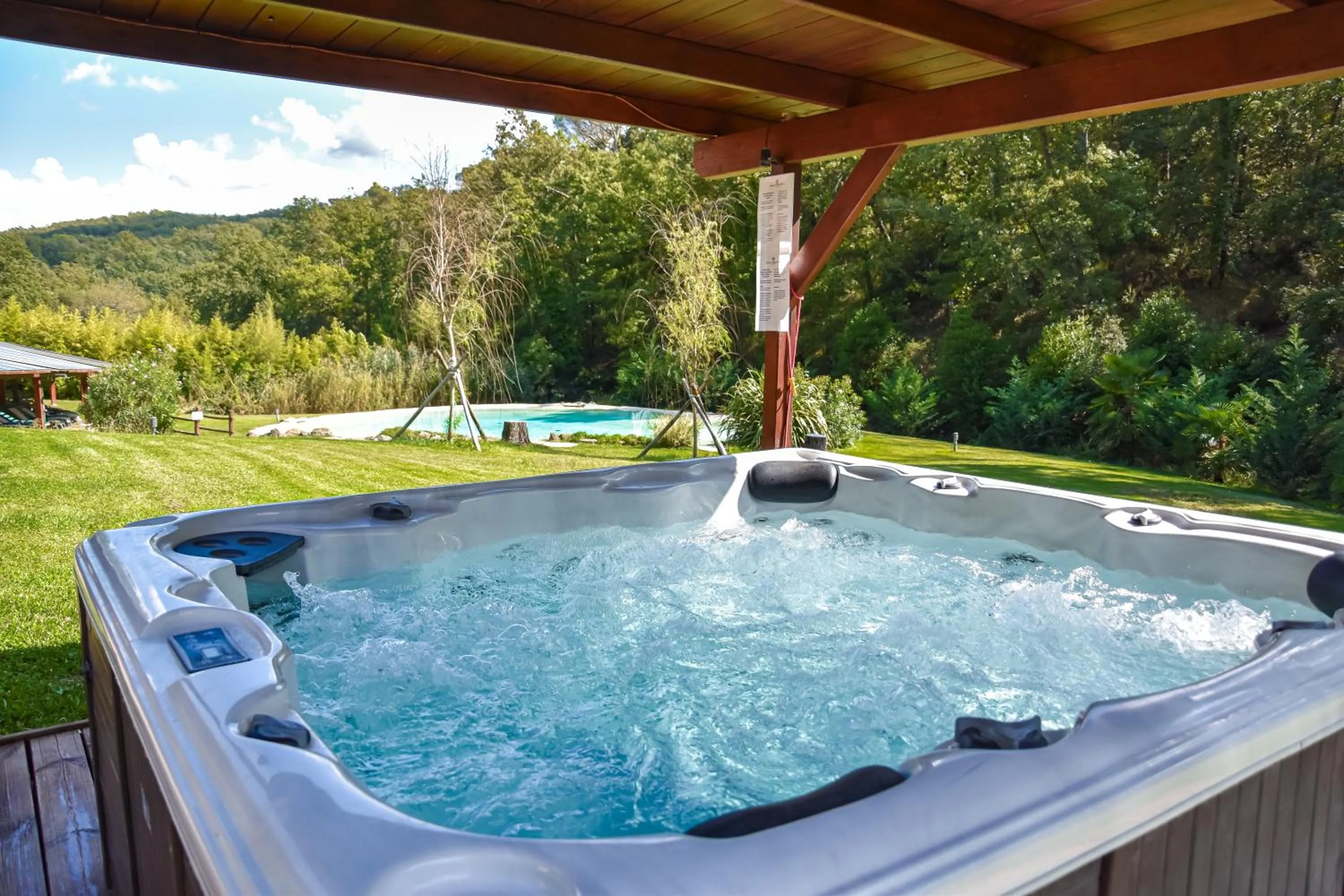 Hot Tub in Lebbiano Residence