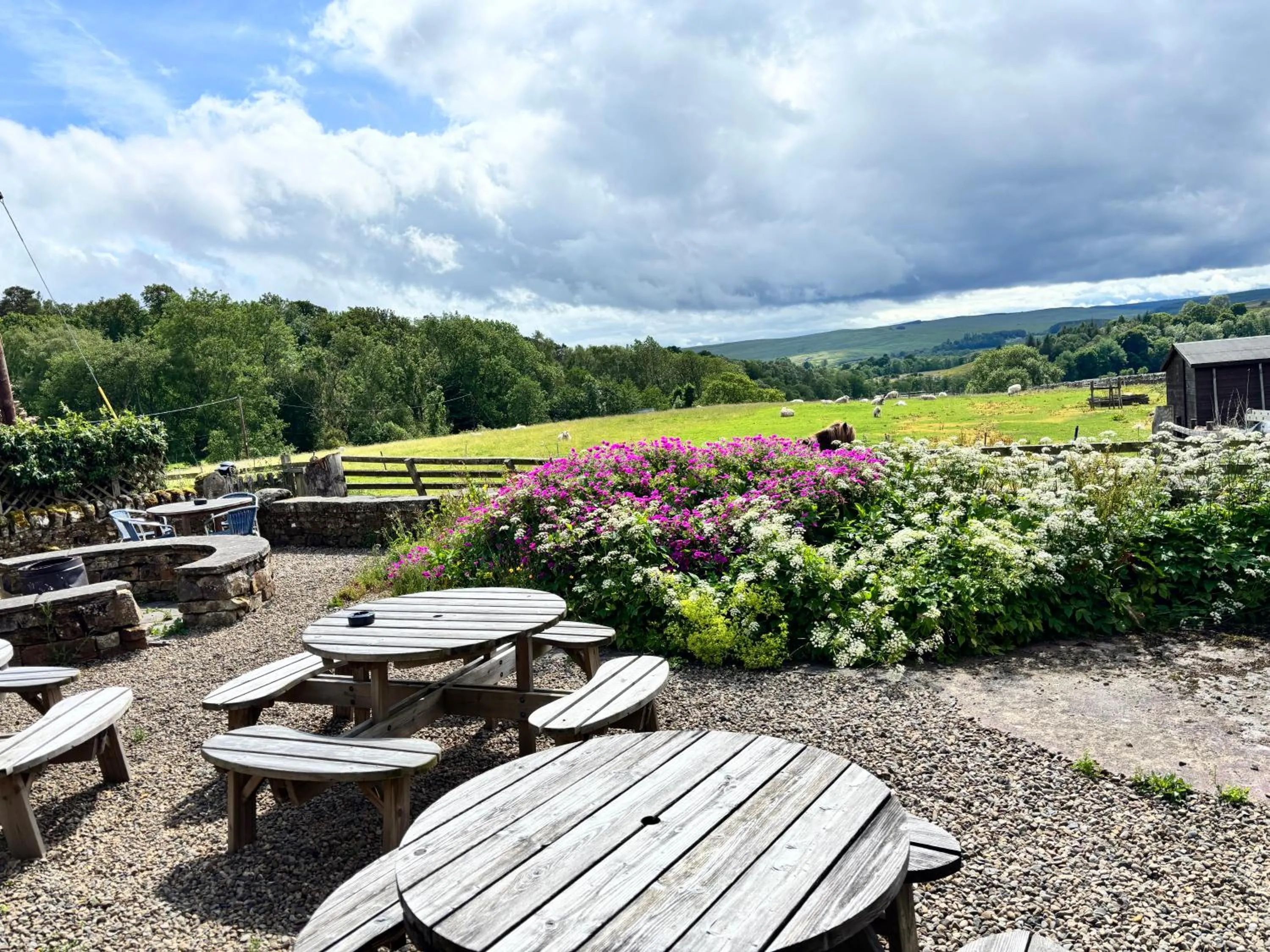 Garden in Hollybush Inn