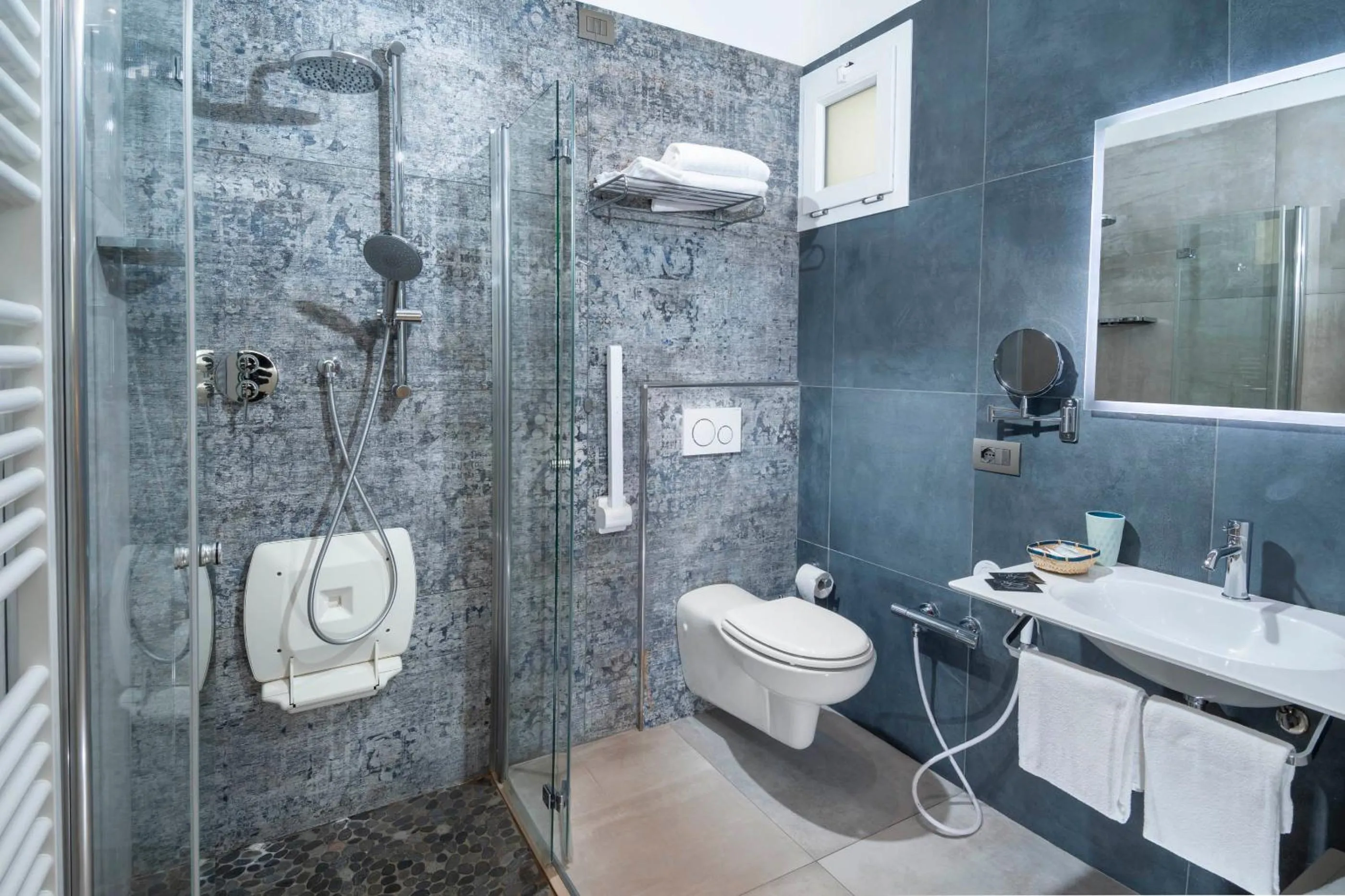 Bathroom in B&B Primrose Residence Hotel