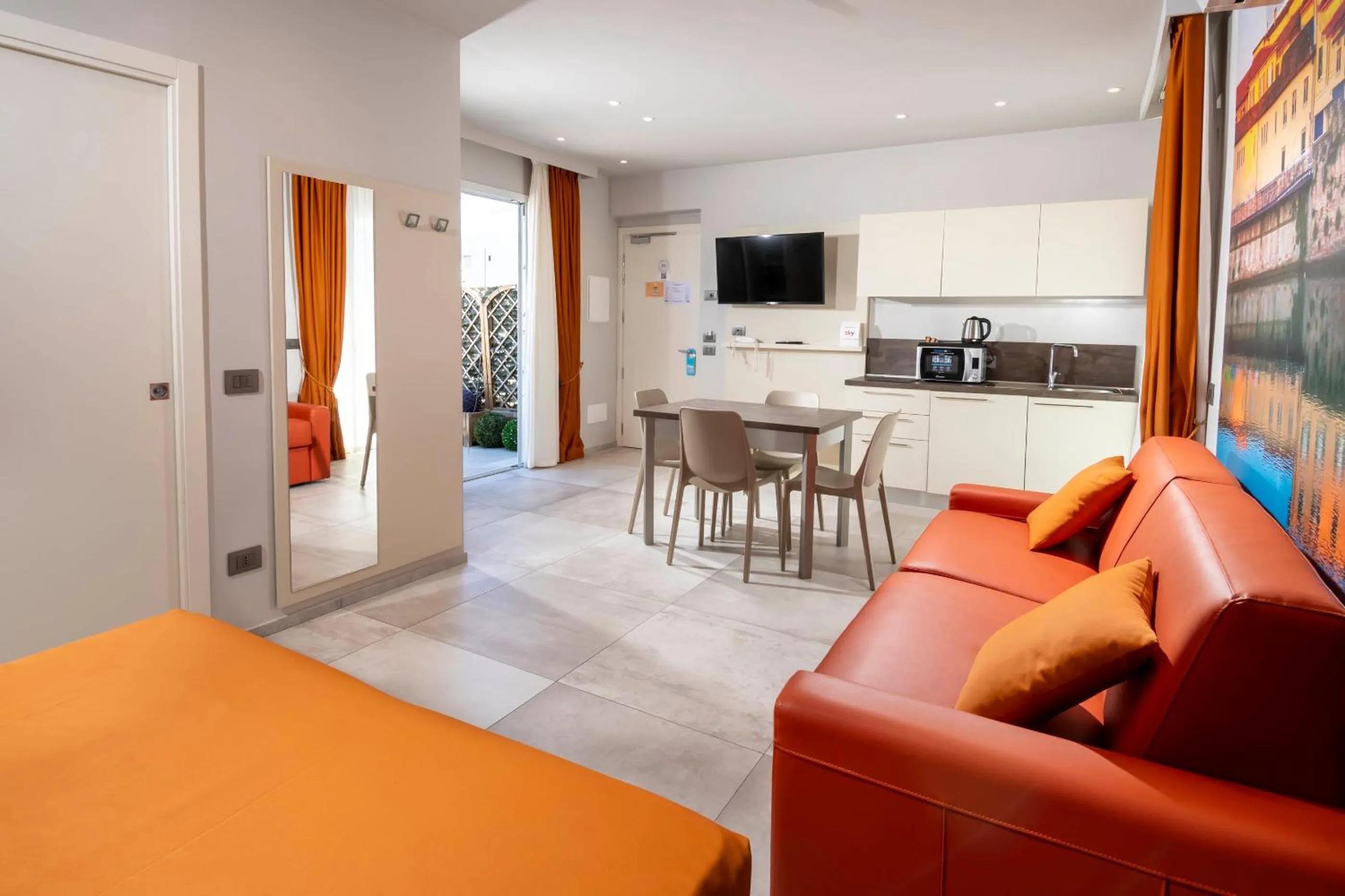 Kitchen or kitchenette in B&B Primrose Residence Hotel