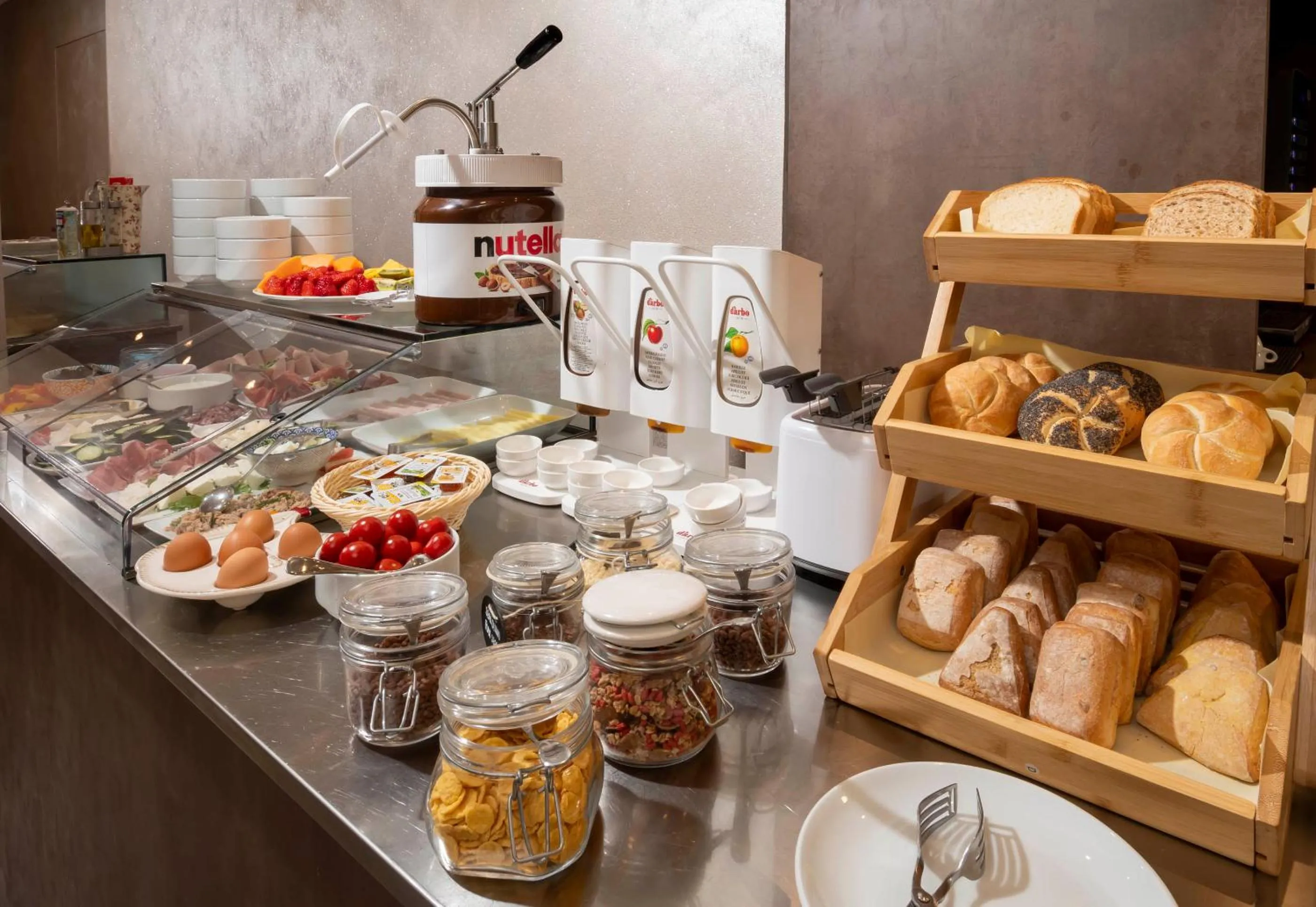 Breakfast in B&B Primrose Residence Hotel