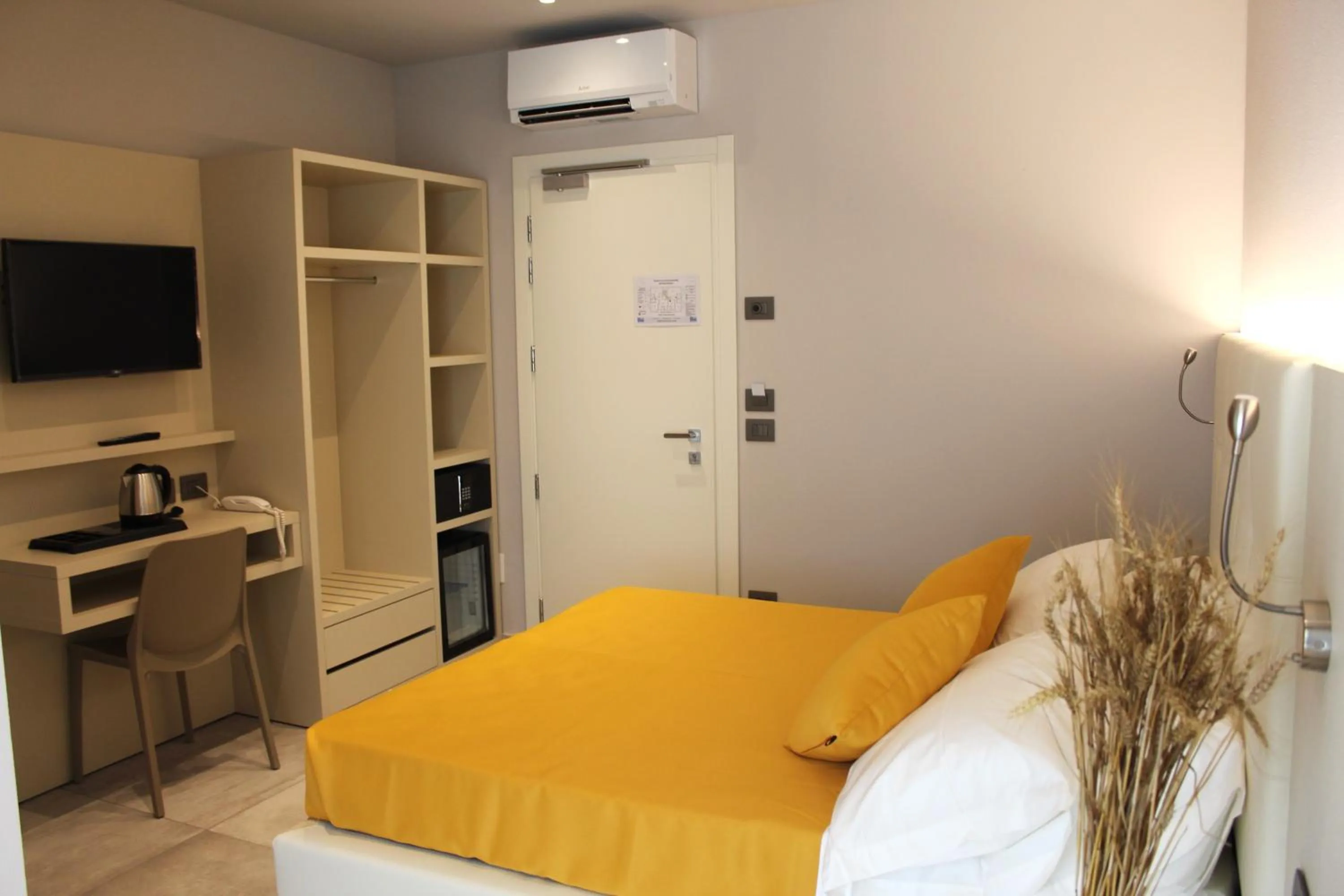 Bedroom, Bed in B&B Primrose Residence Hotel