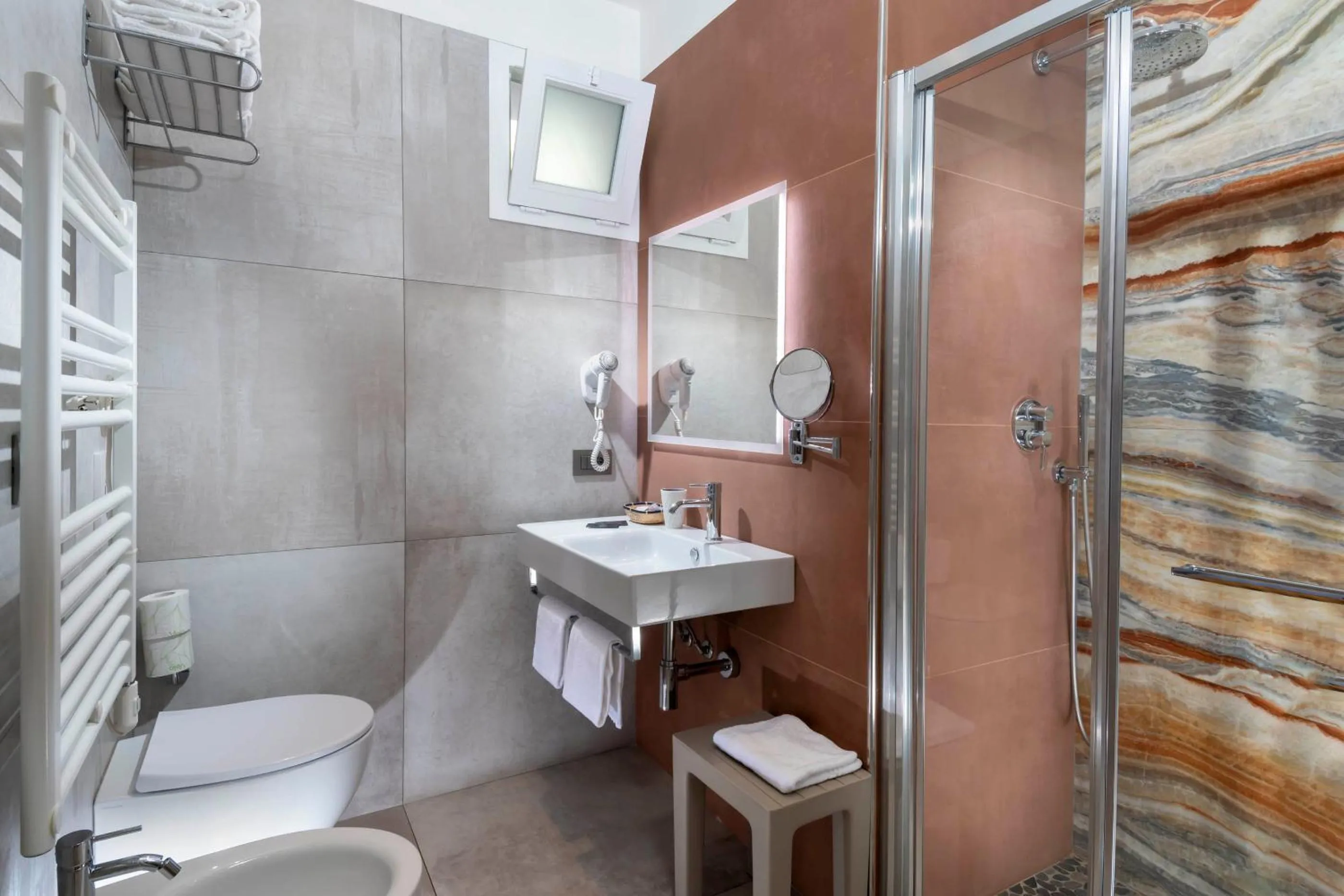 Bathroom in B&B Primrose Residence Hotel