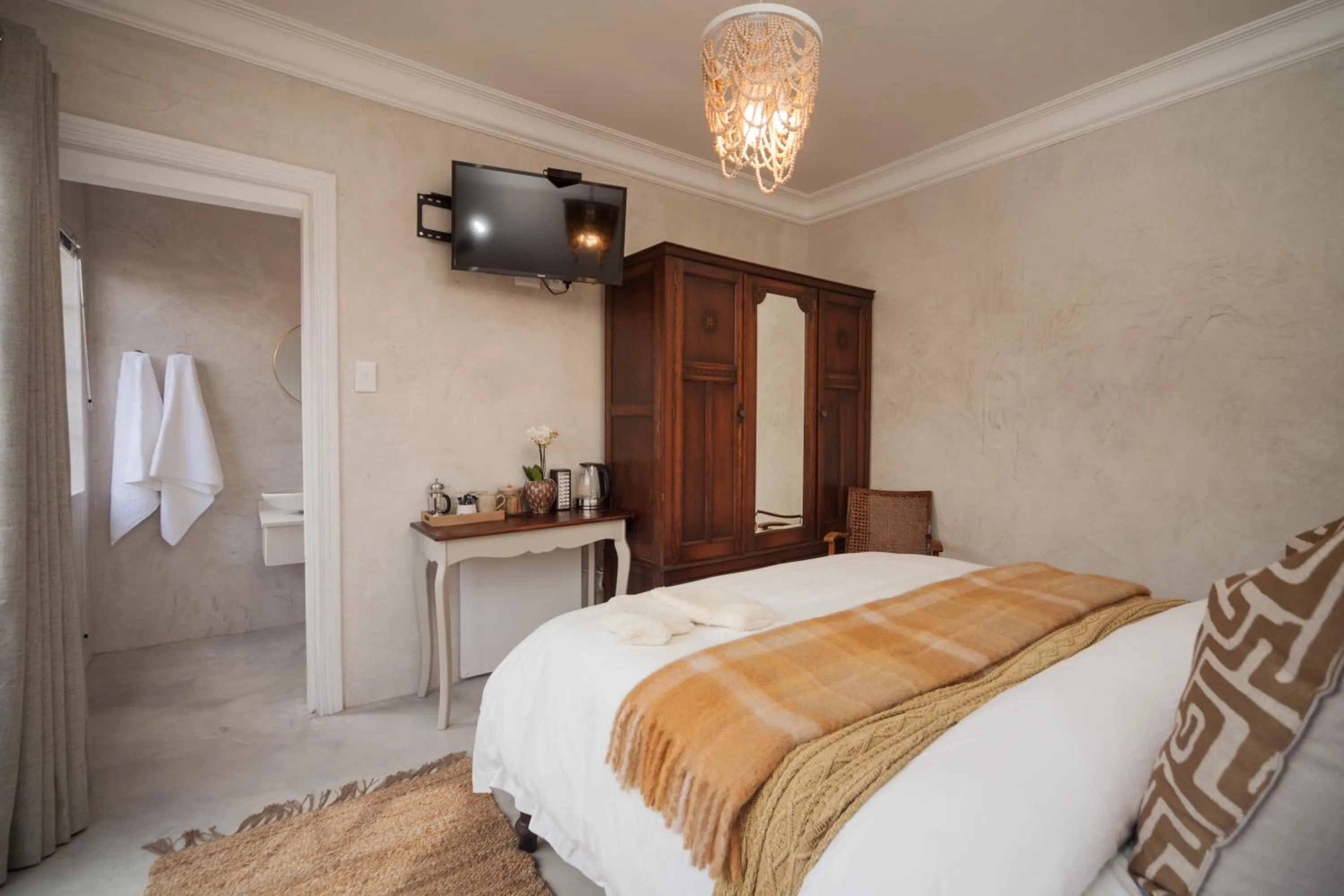 Photo of the whole room, Bed in Viewpoint Estate Accommodation