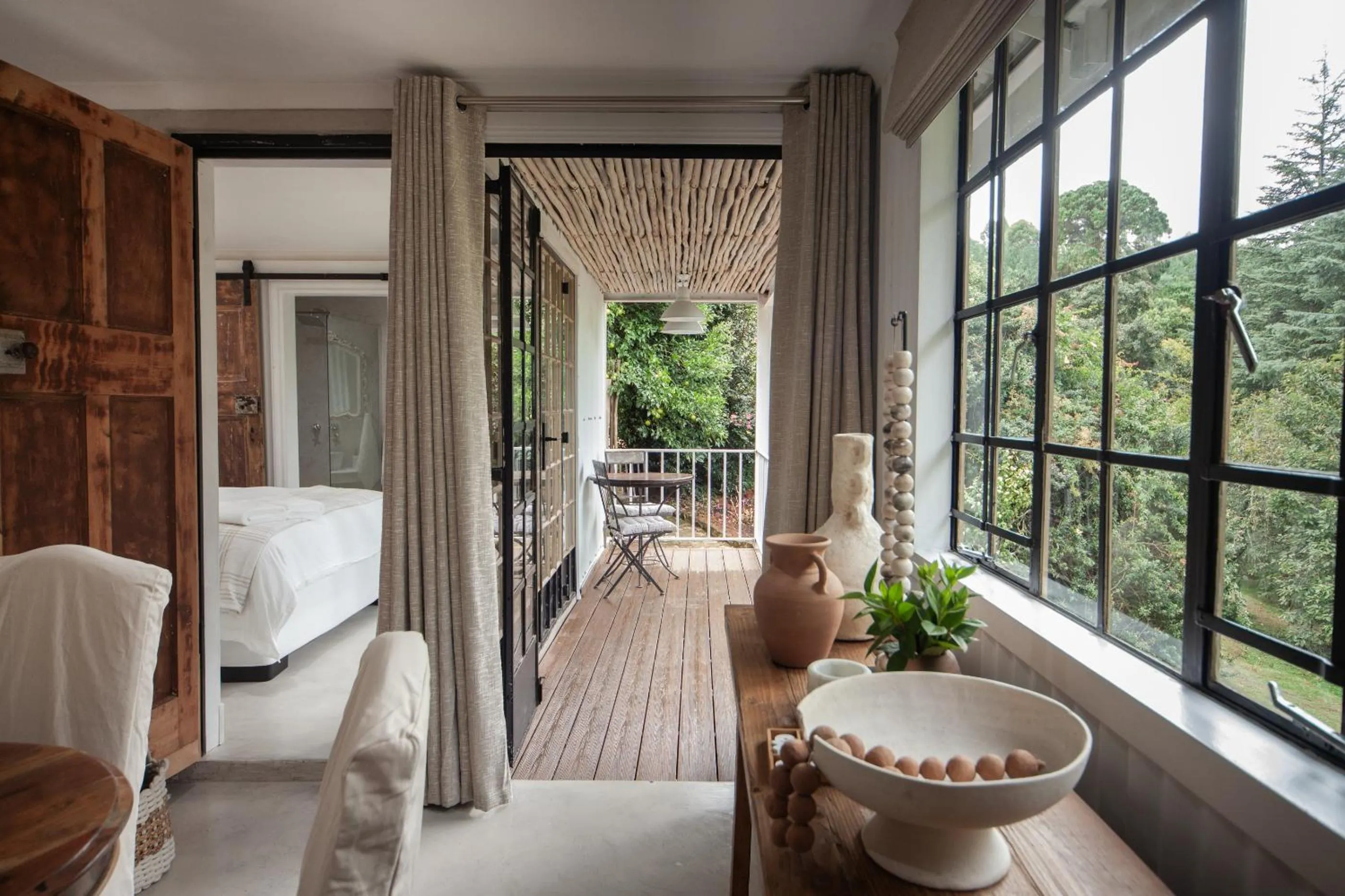 Patio, Bed in Viewpoint Estate Accommodation