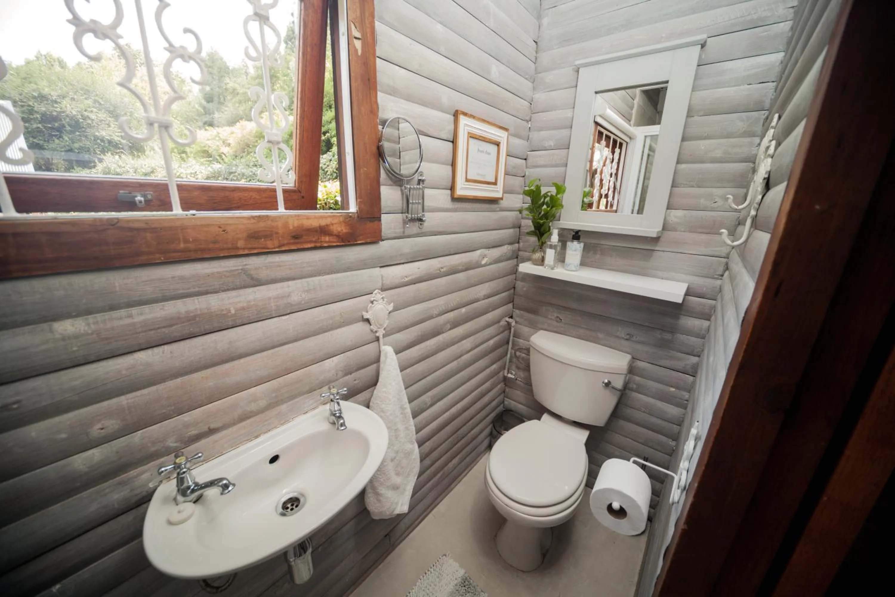 Toilet in Viewpoint Estate Accommodation