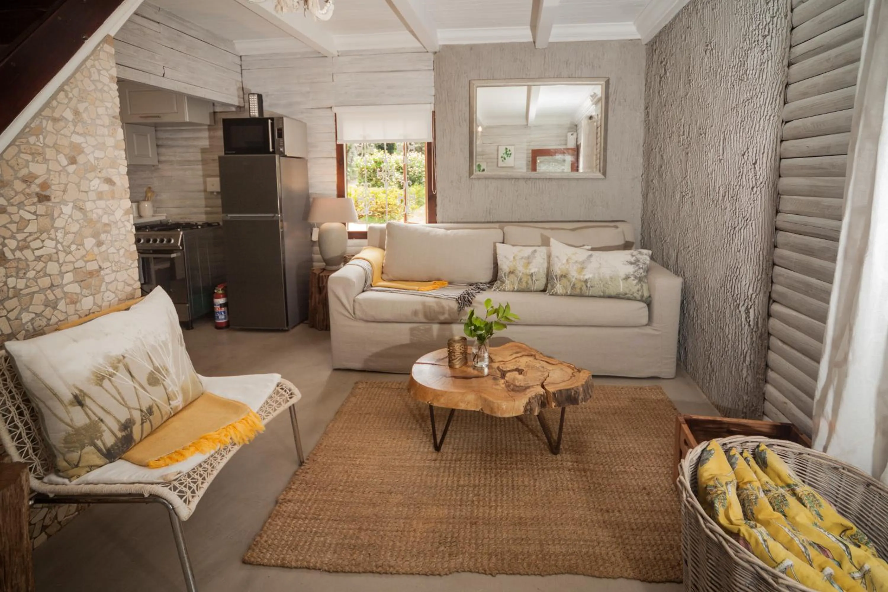 Living room, Bed in Viewpoint Estate Accommodation