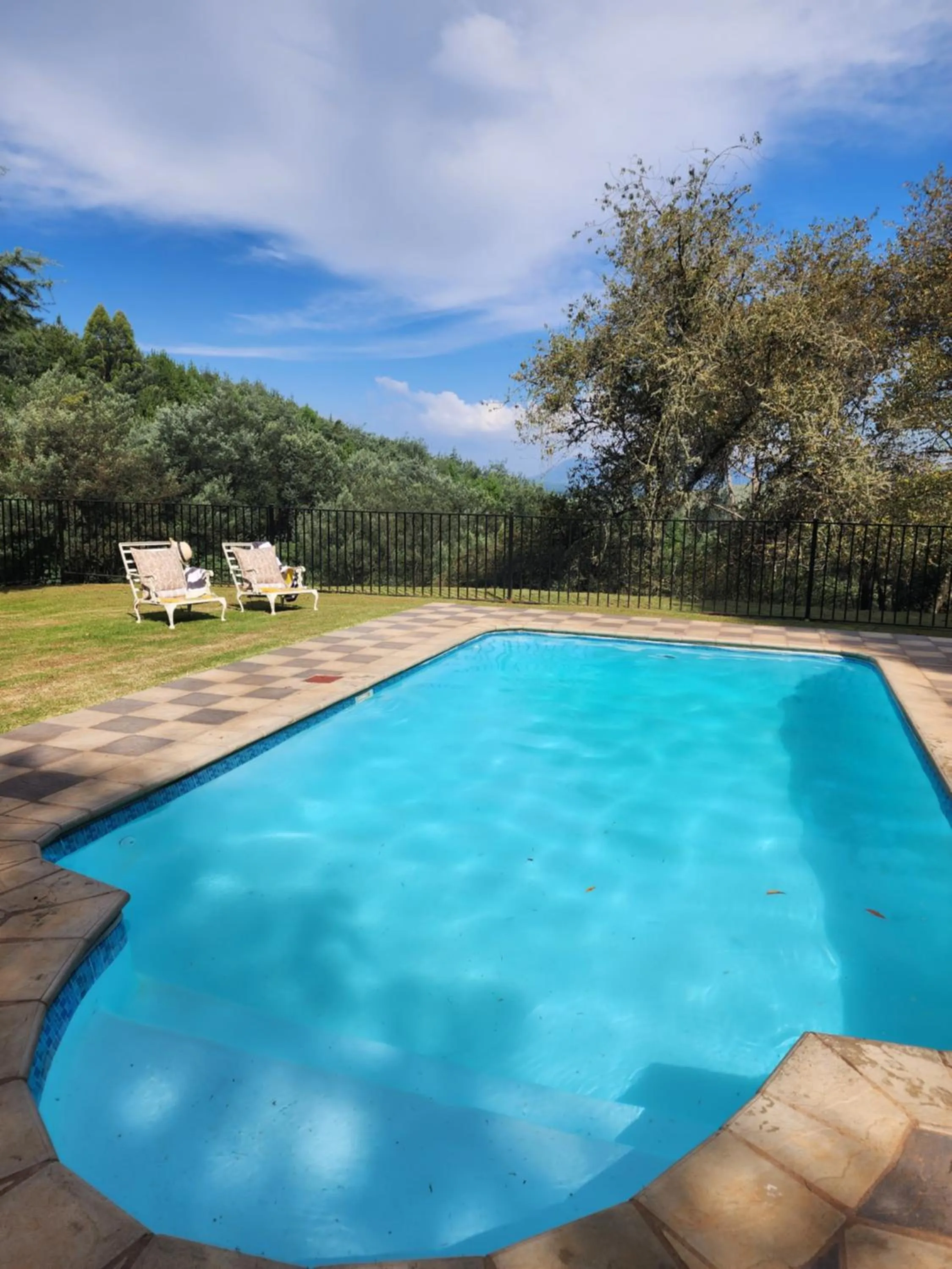 Pool view in Viewpoint Estate Accommodation