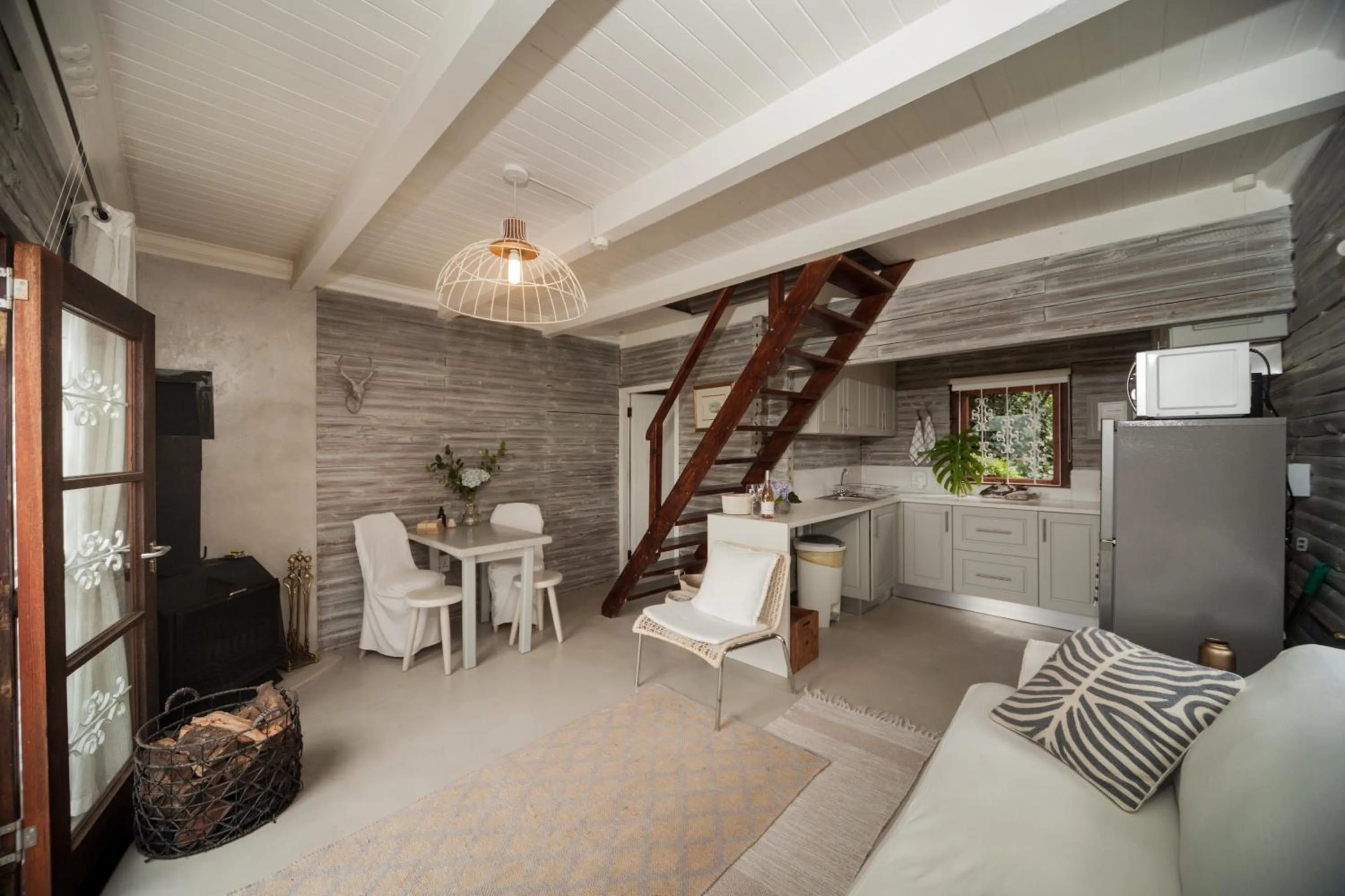 Kitchen or kitchenette in Viewpoint Estate Accommodation