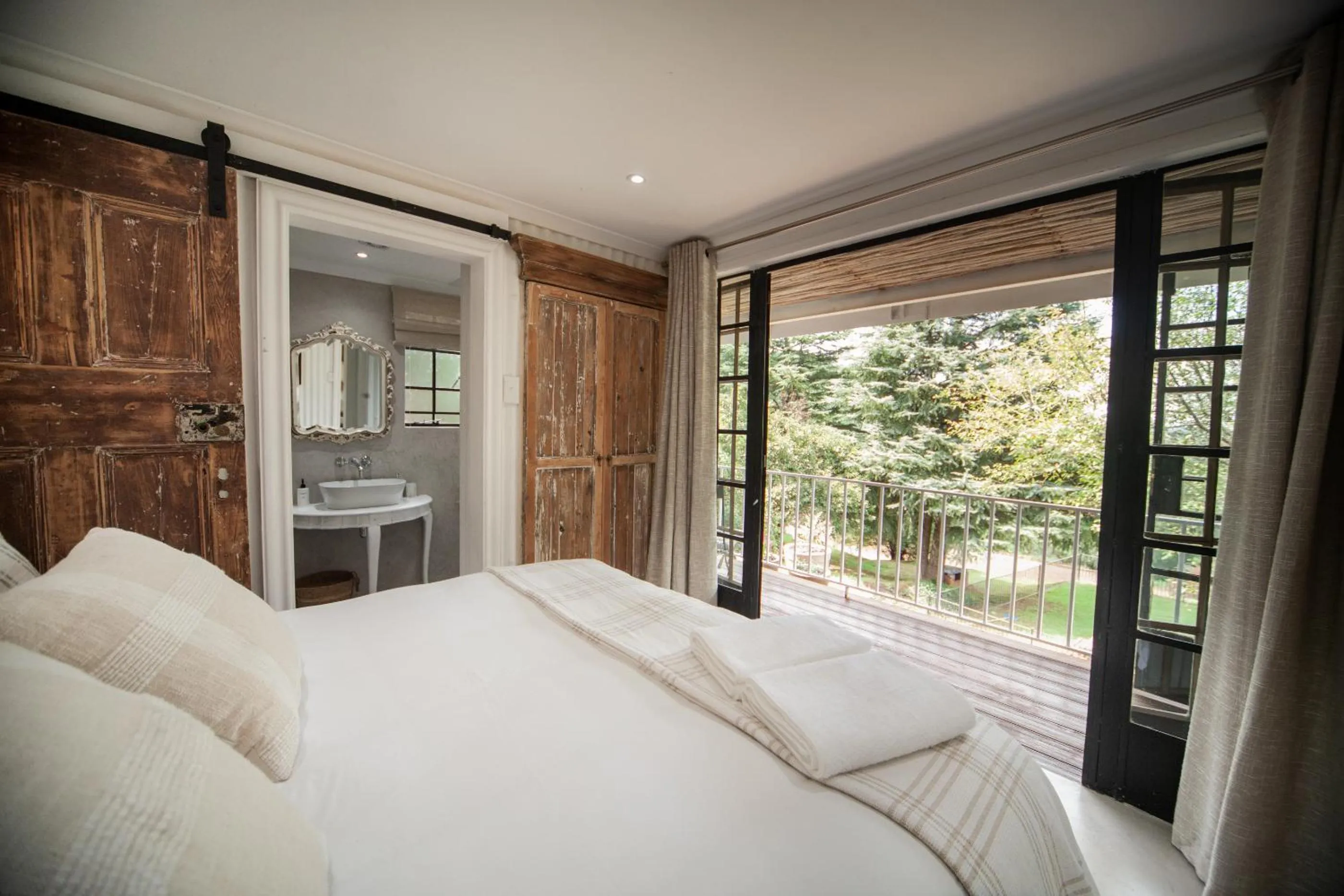 Photo of the whole room, Bed in Viewpoint Estate Accommodation