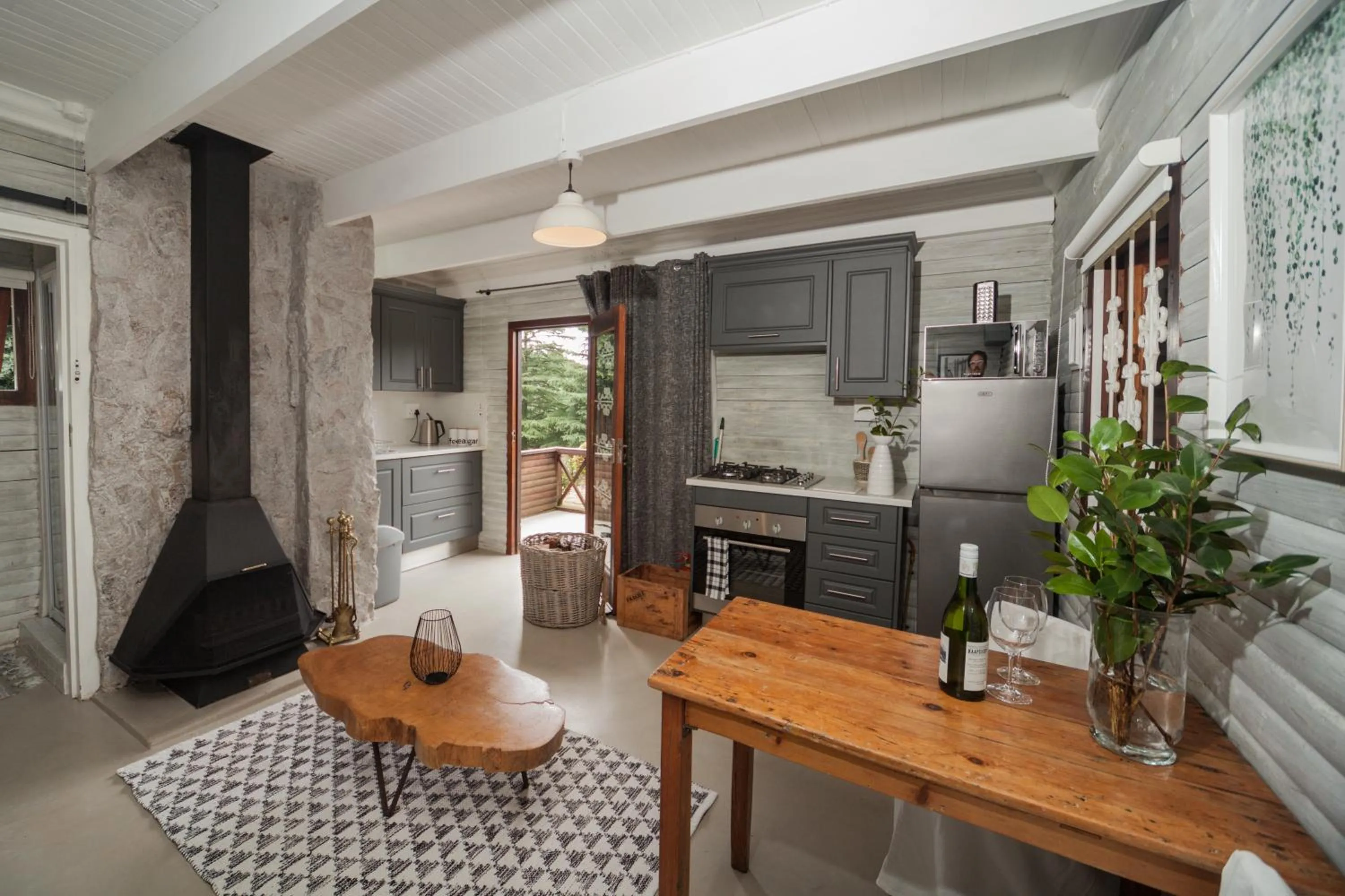 Kitchen or kitchenette in Viewpoint Estate Accommodation