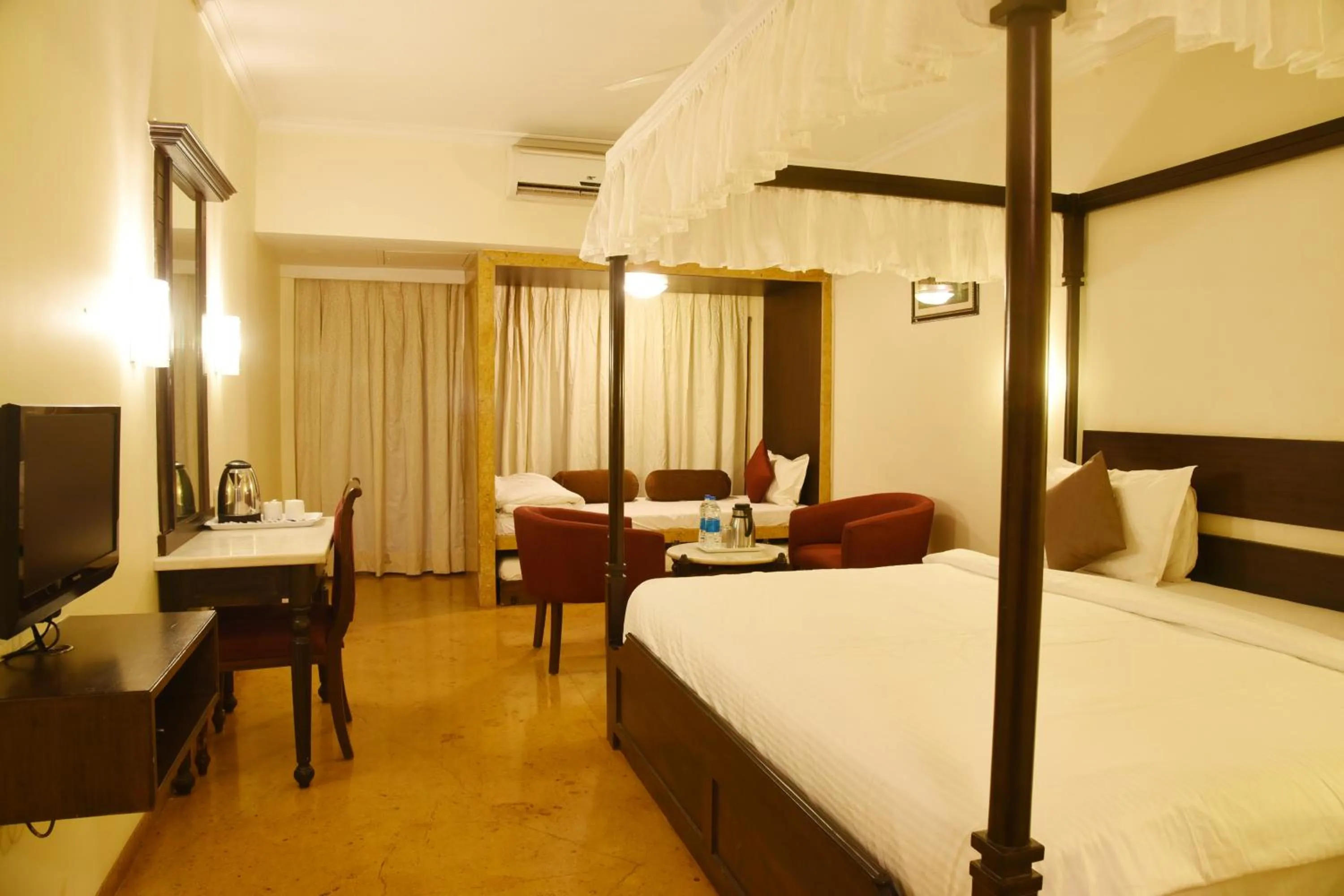 Bedroom, Bed in Blue Country Resort