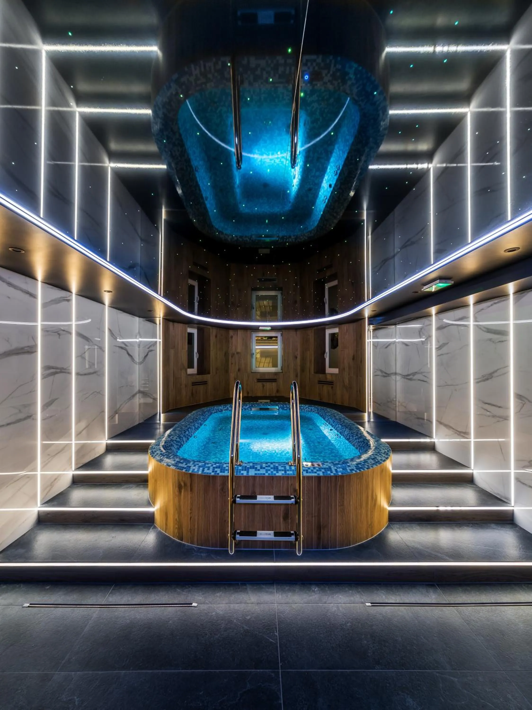 Hot Tub in H Aparthotel