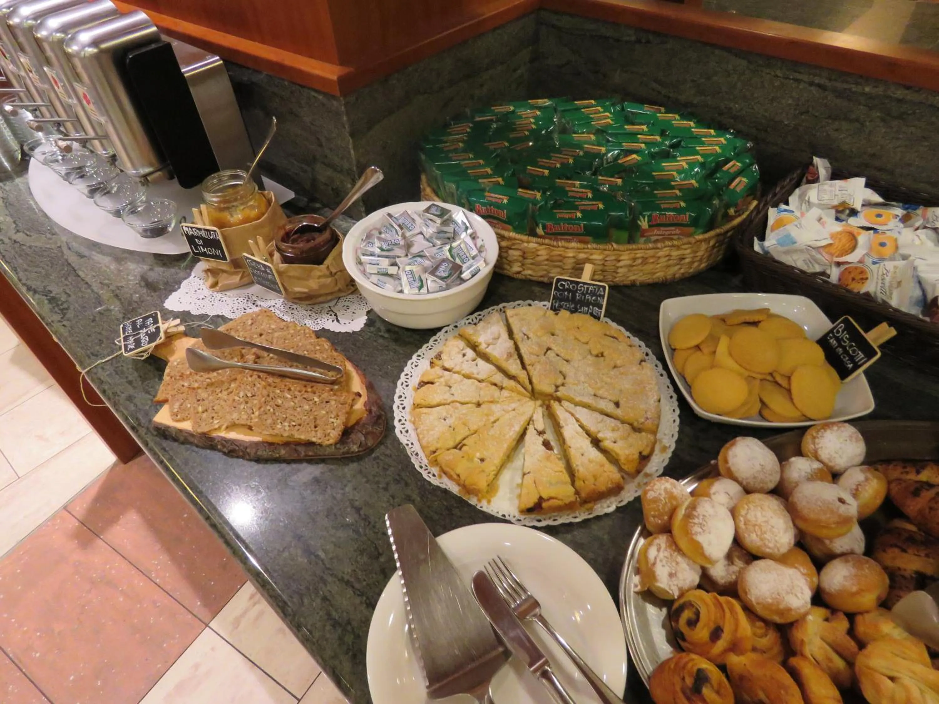 Breakfast in Hotel Italia