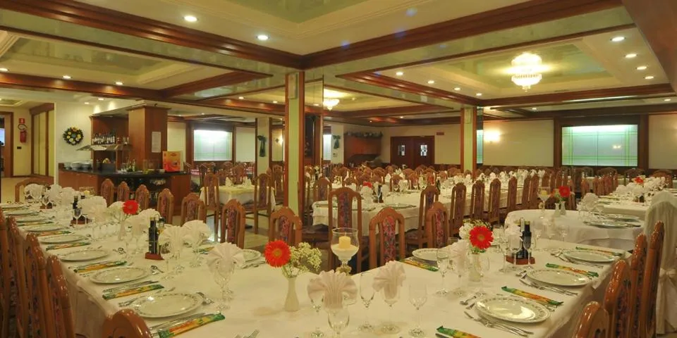 Restaurant/places to eat in Hotel Italia