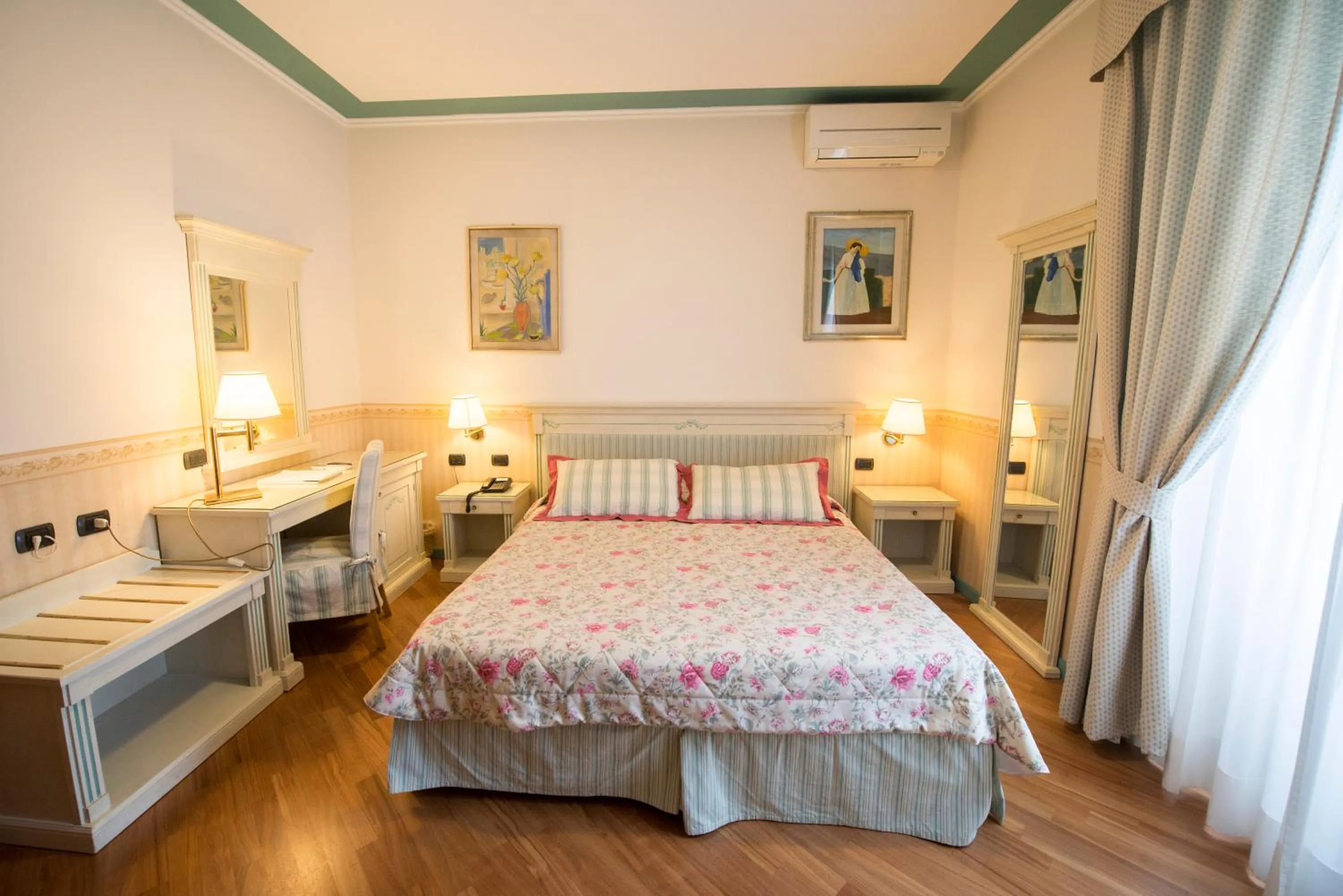 Bedroom, Bed in Hotel Posta