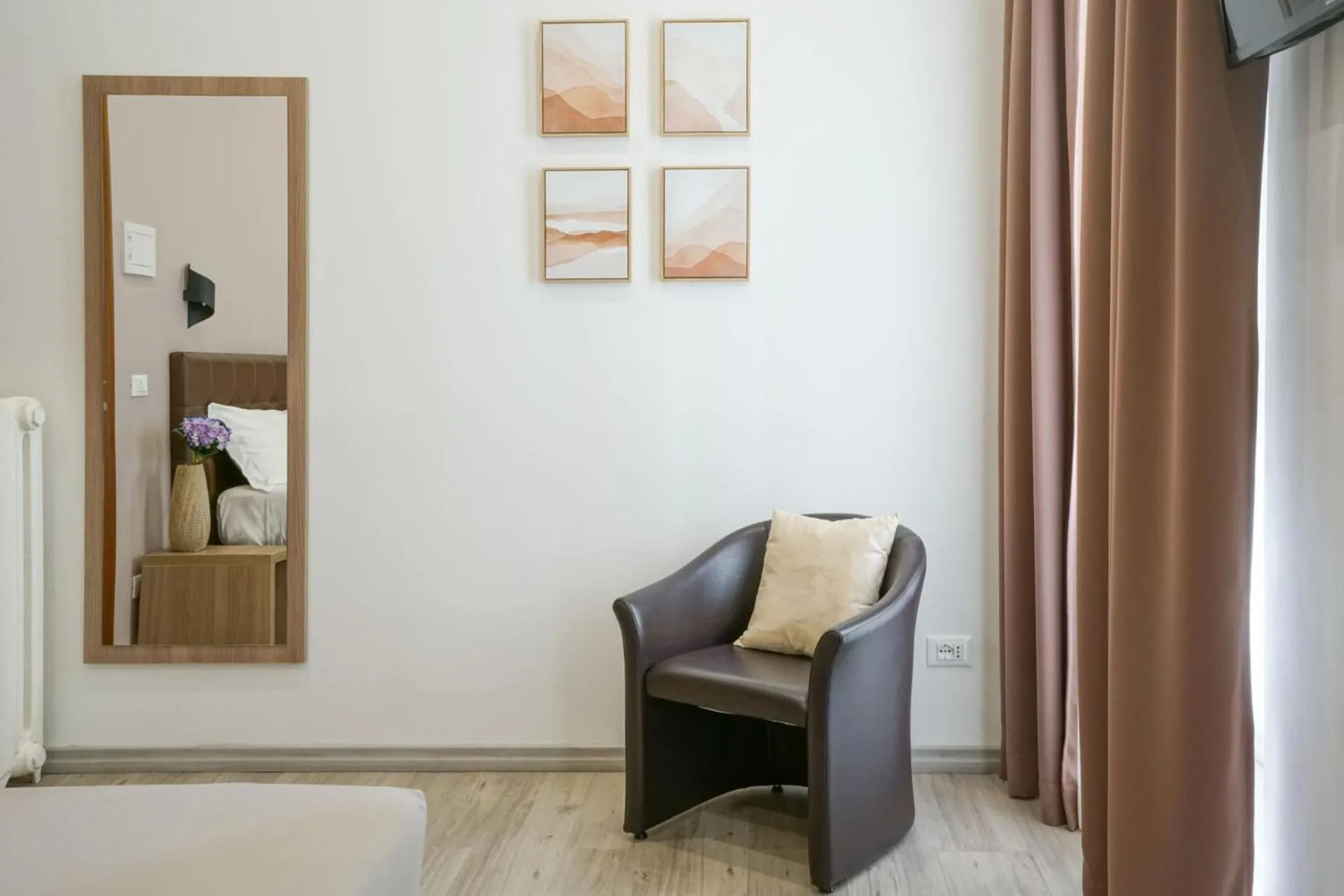 Photo of the whole room in Hotel St. Moritz