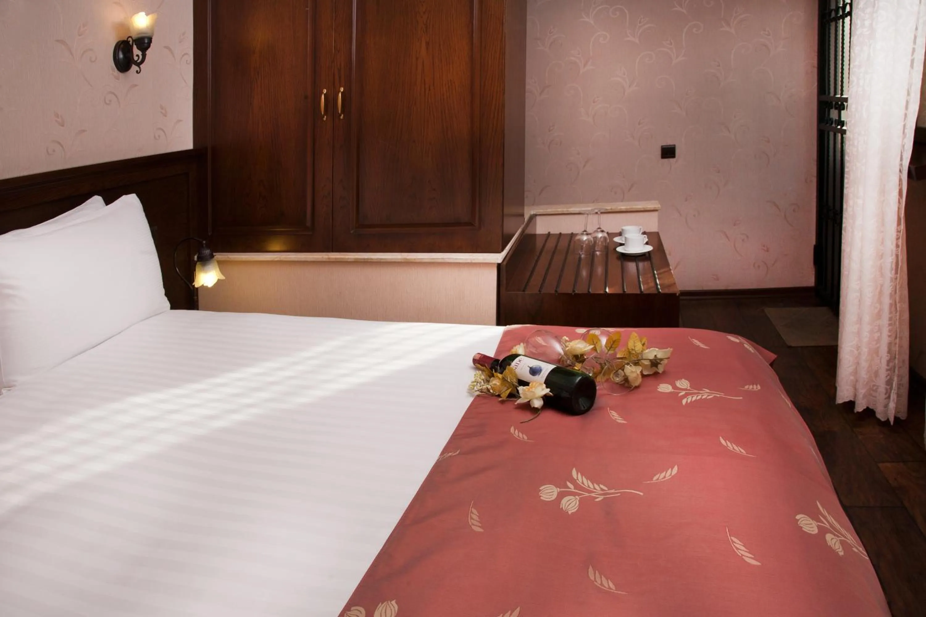 Bedroom, Bed in Sultanahmet Suites