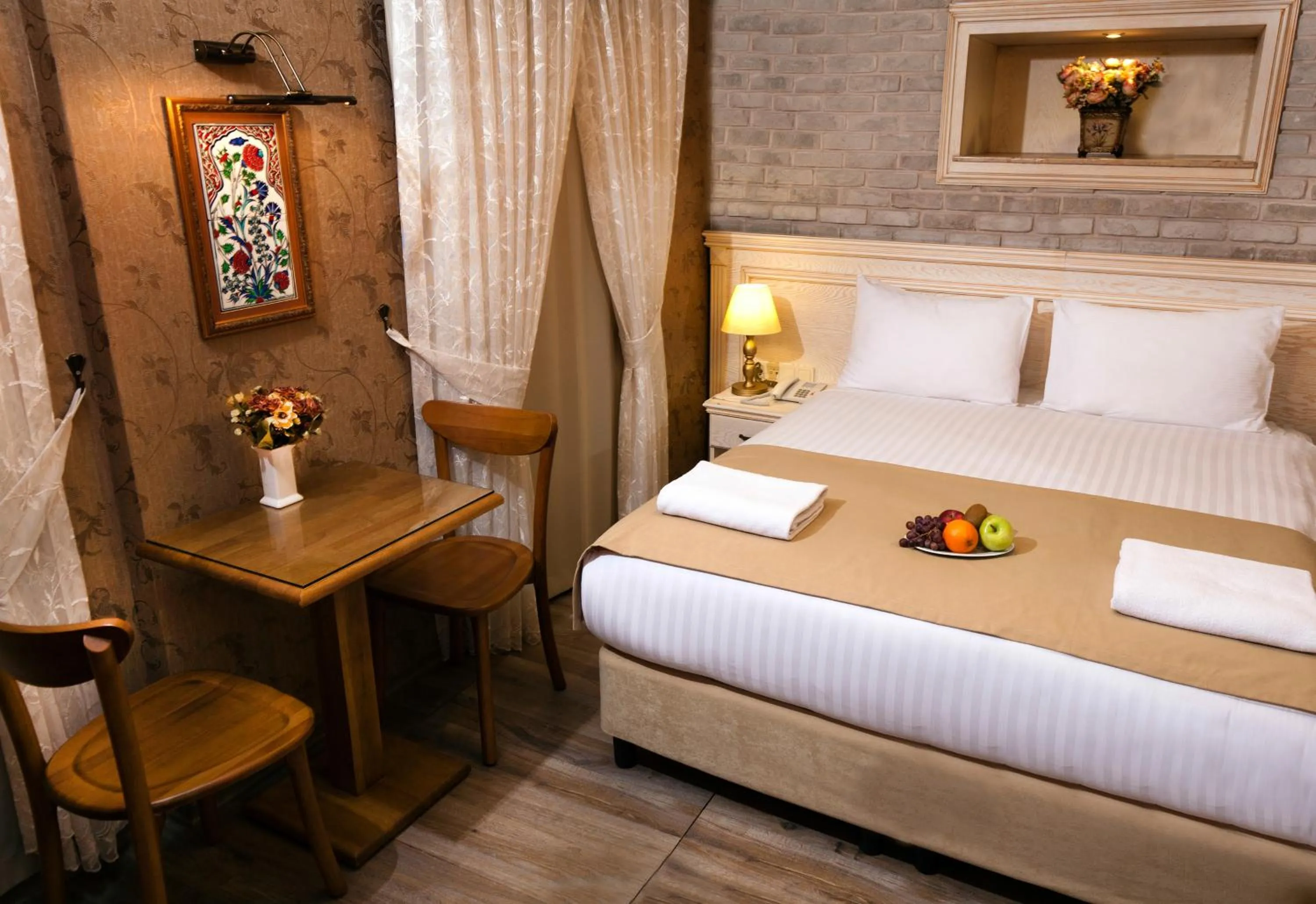 Photo of the whole room, Bed in Sultanahmet Suites