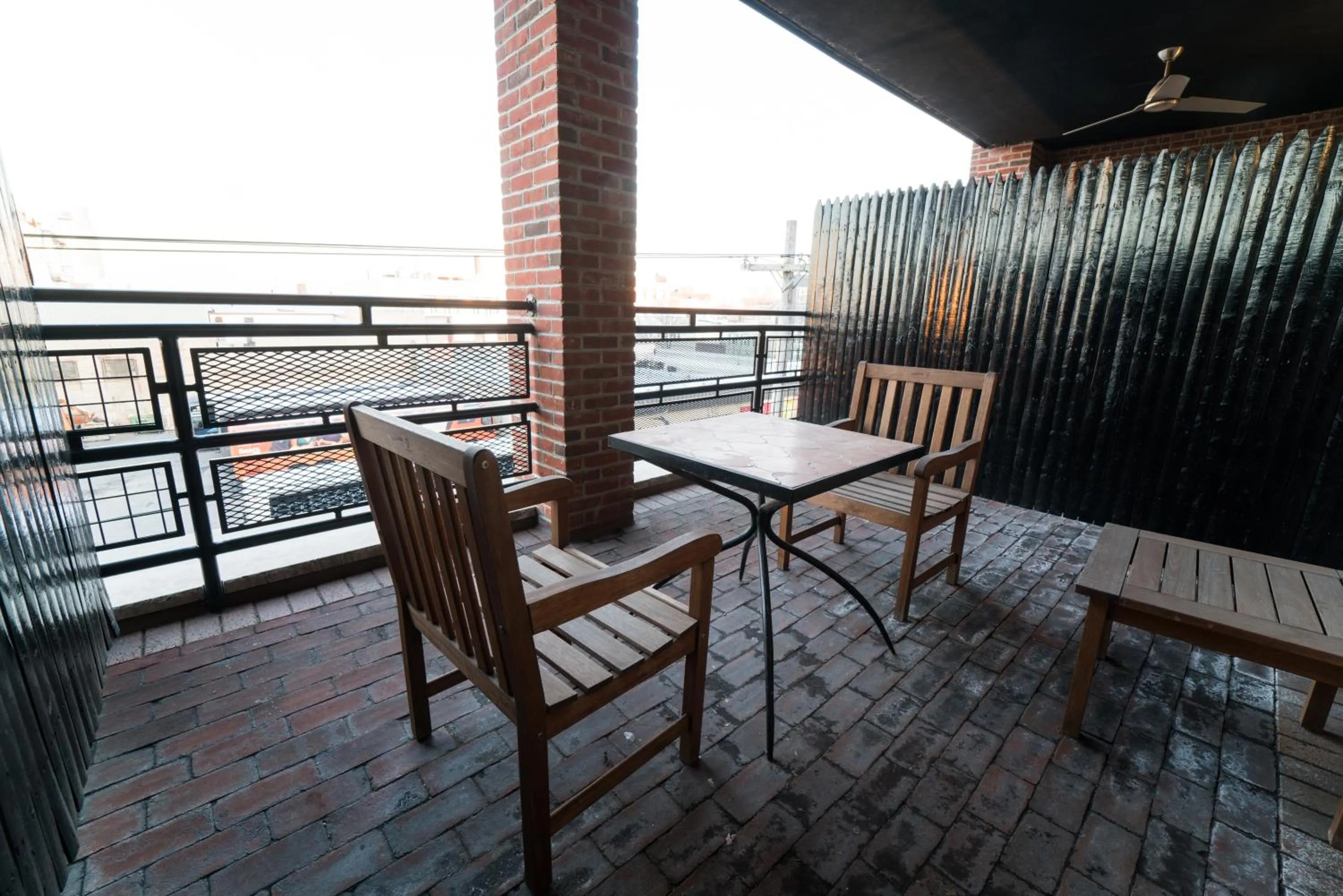 Patio in Henry Norman Hotel