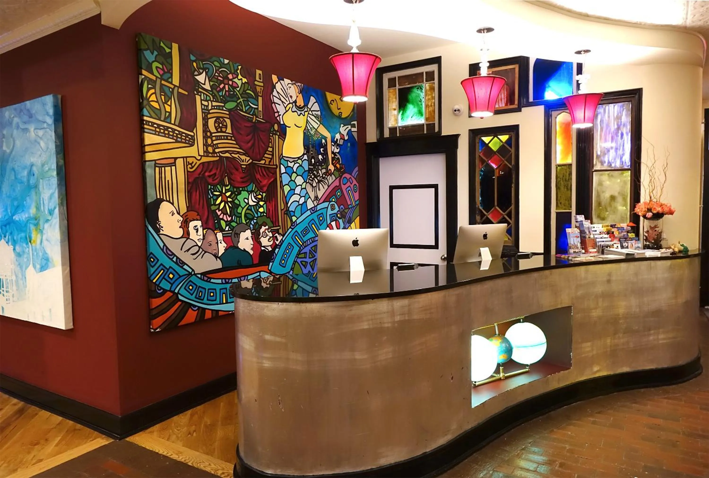 Lobby or reception in Henry Norman Hotel