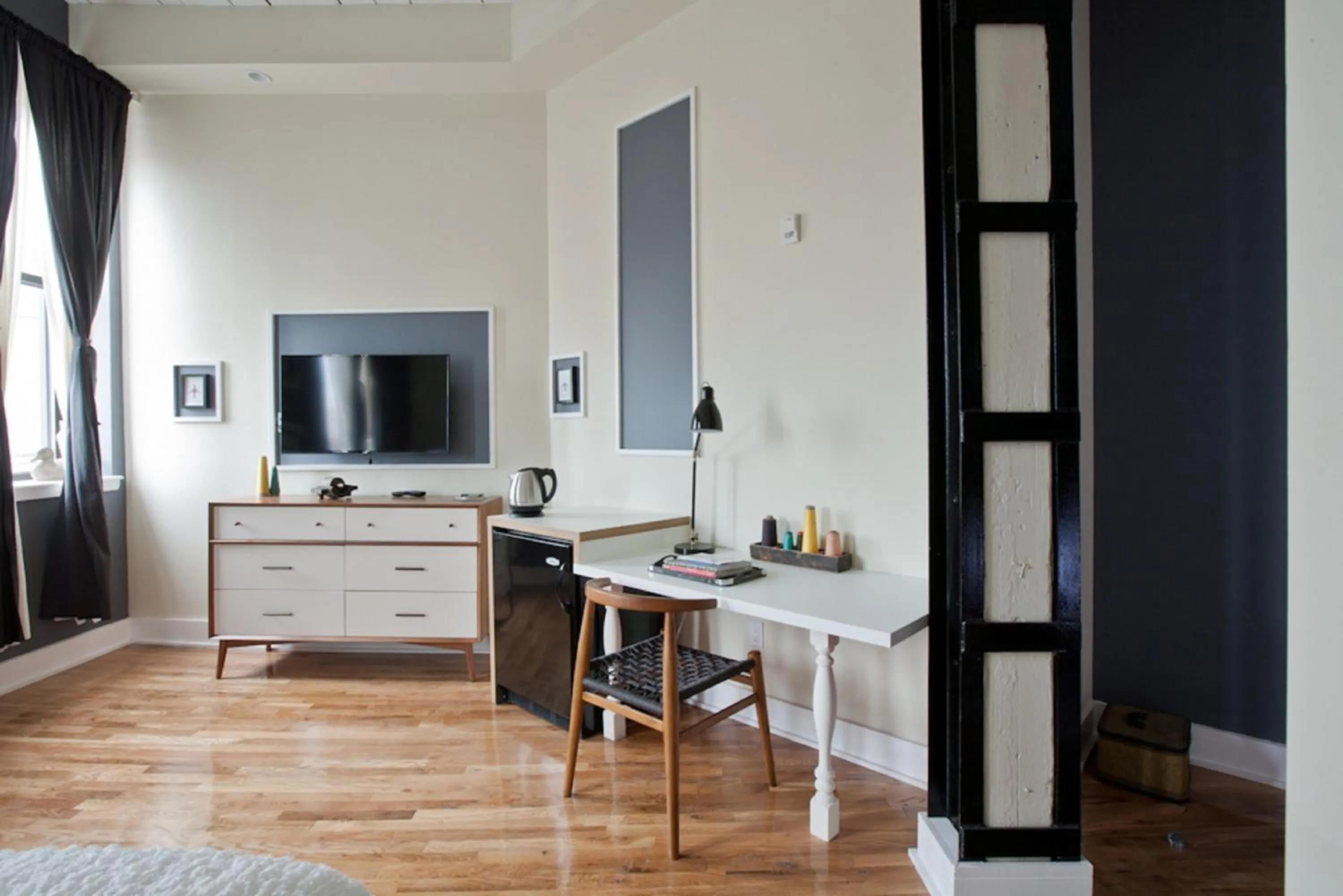 TV and multimedia in Henry Norman Hotel