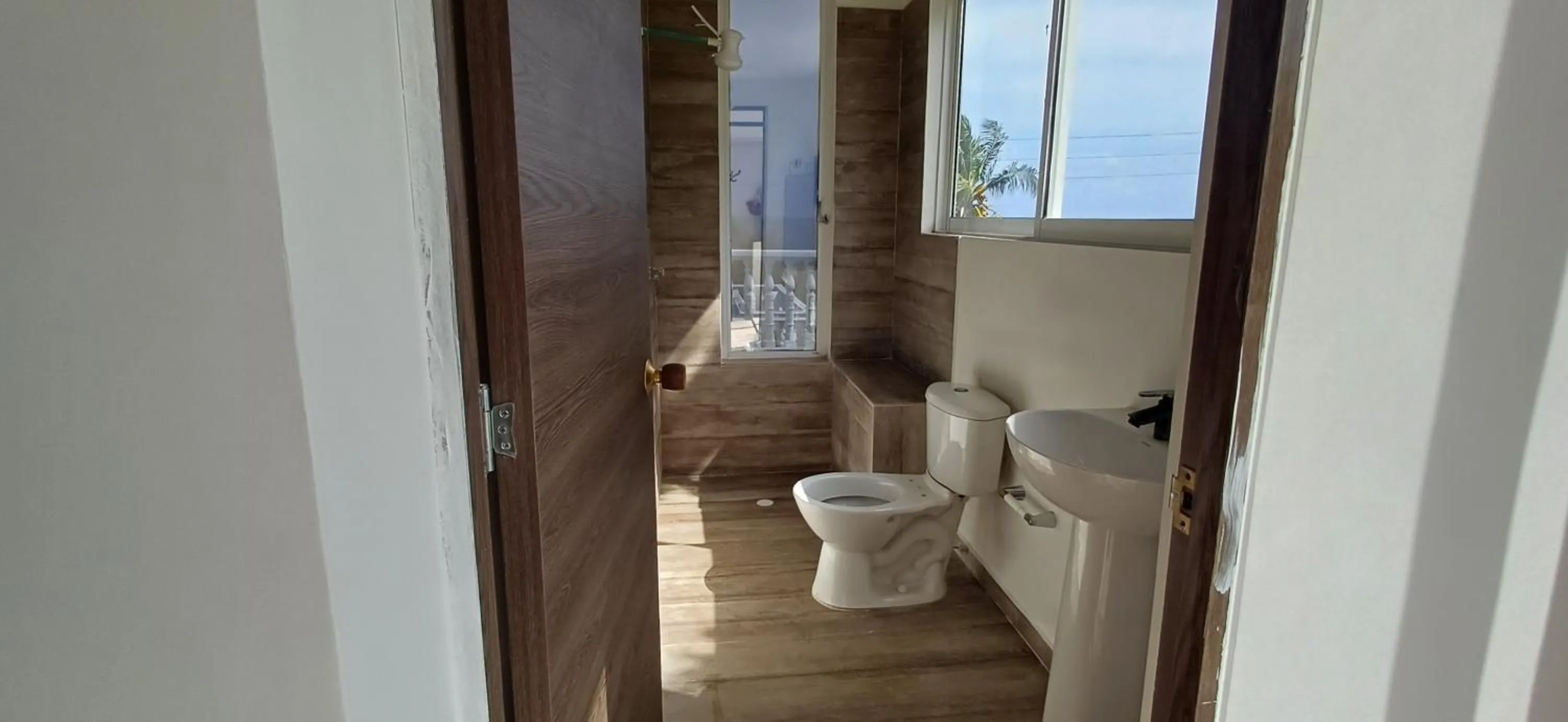 Toilet in Sunset Paradise