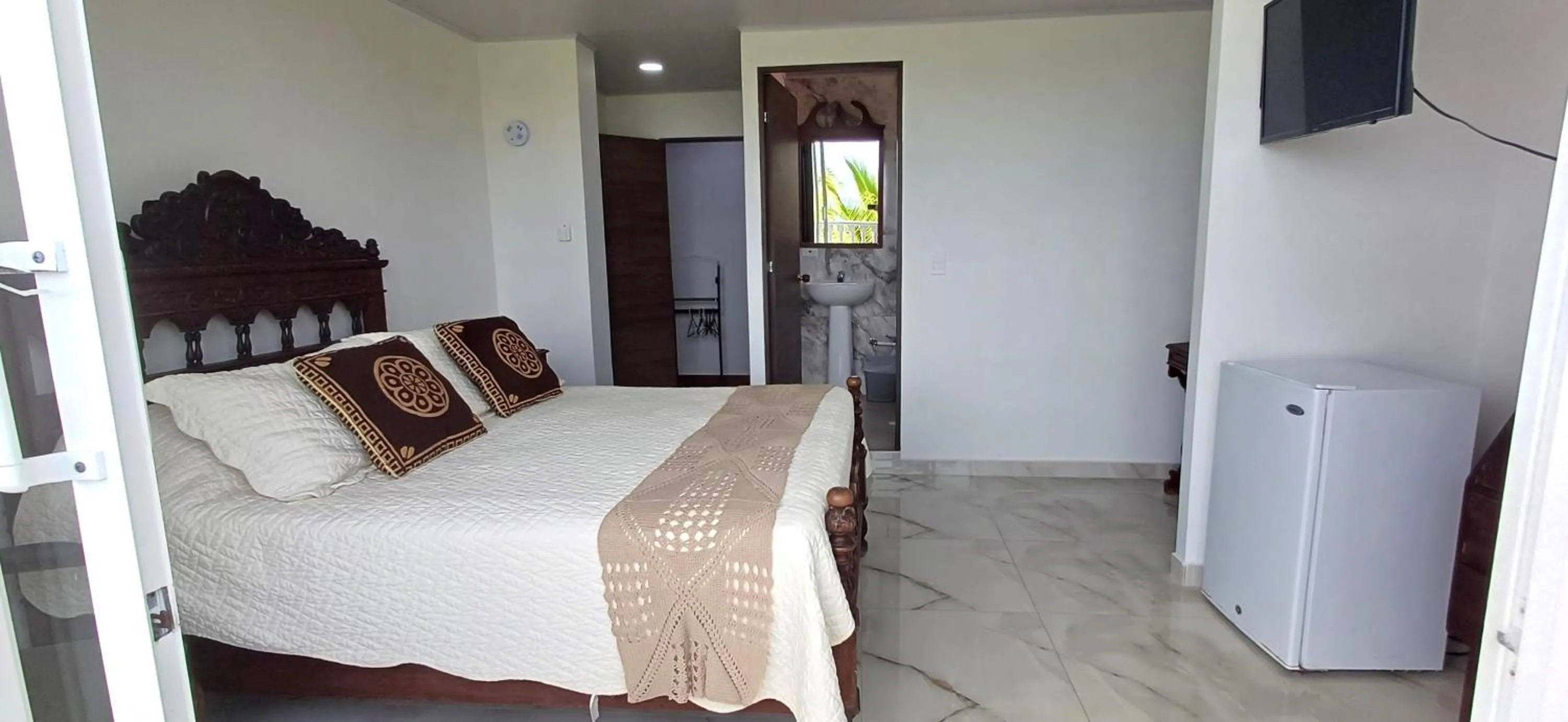 Bed in Sunset Paradise