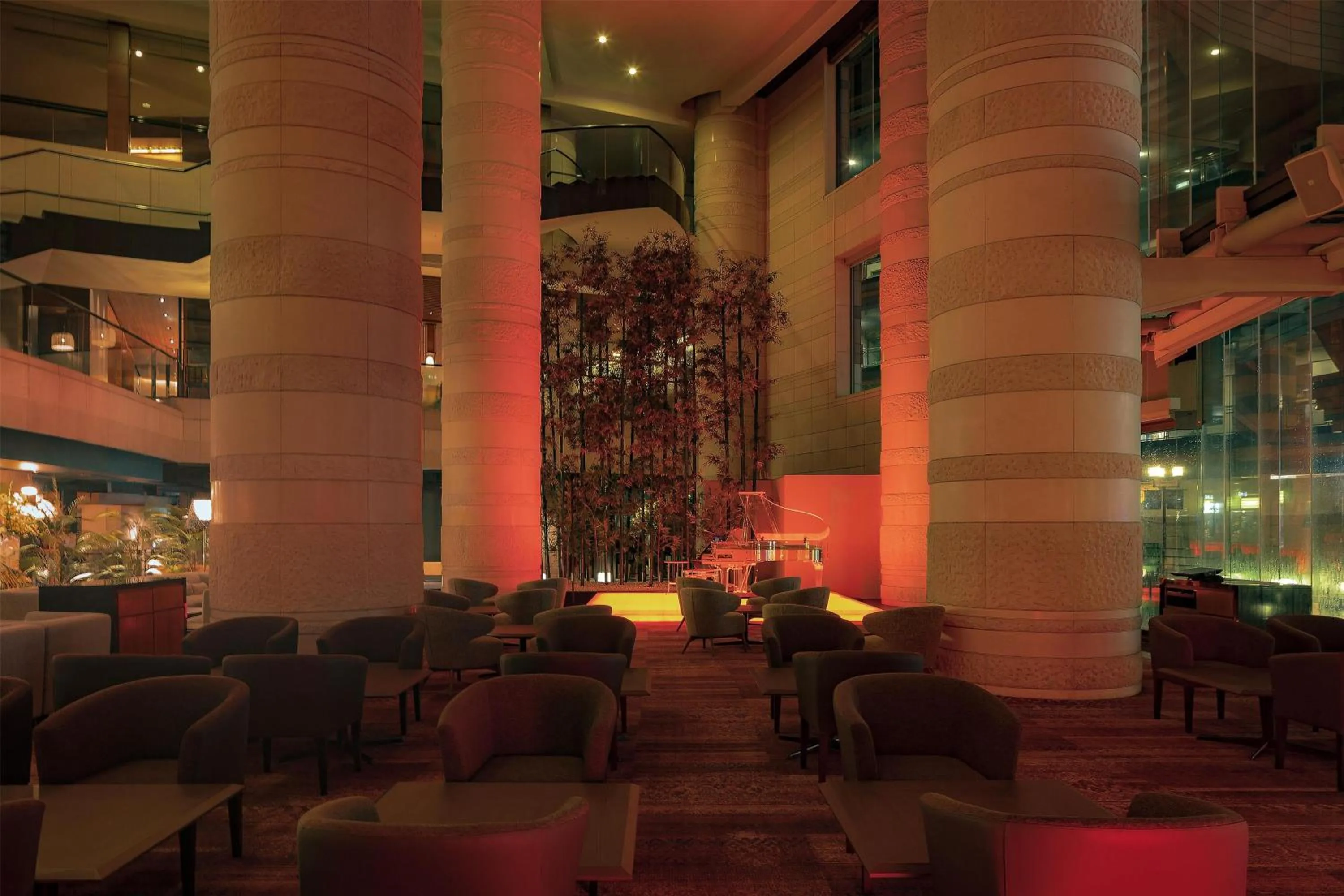 Lounge or bar in Grand Hyatt Fukuoka