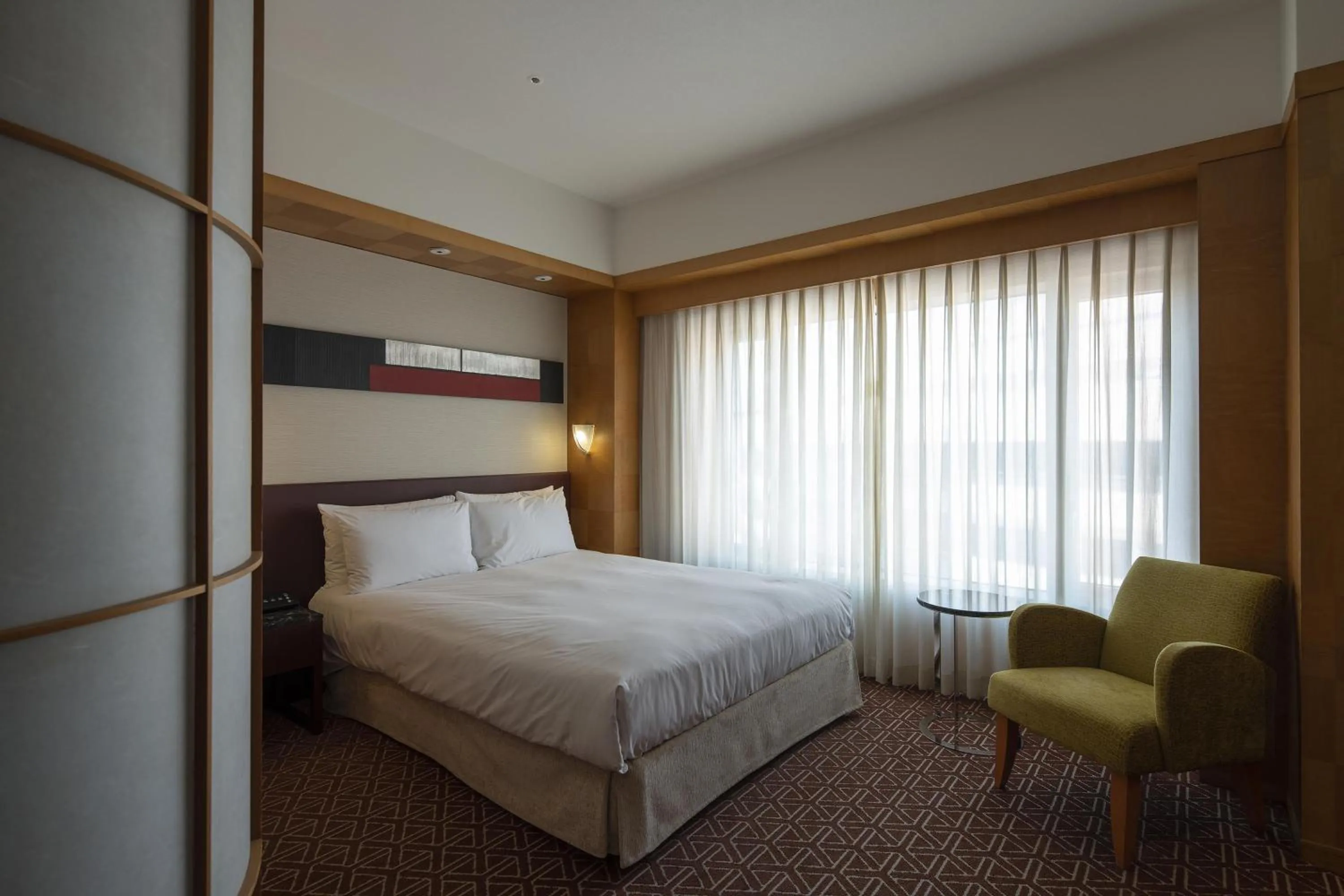 Bedroom, Bed in Grand Hyatt Fukuoka