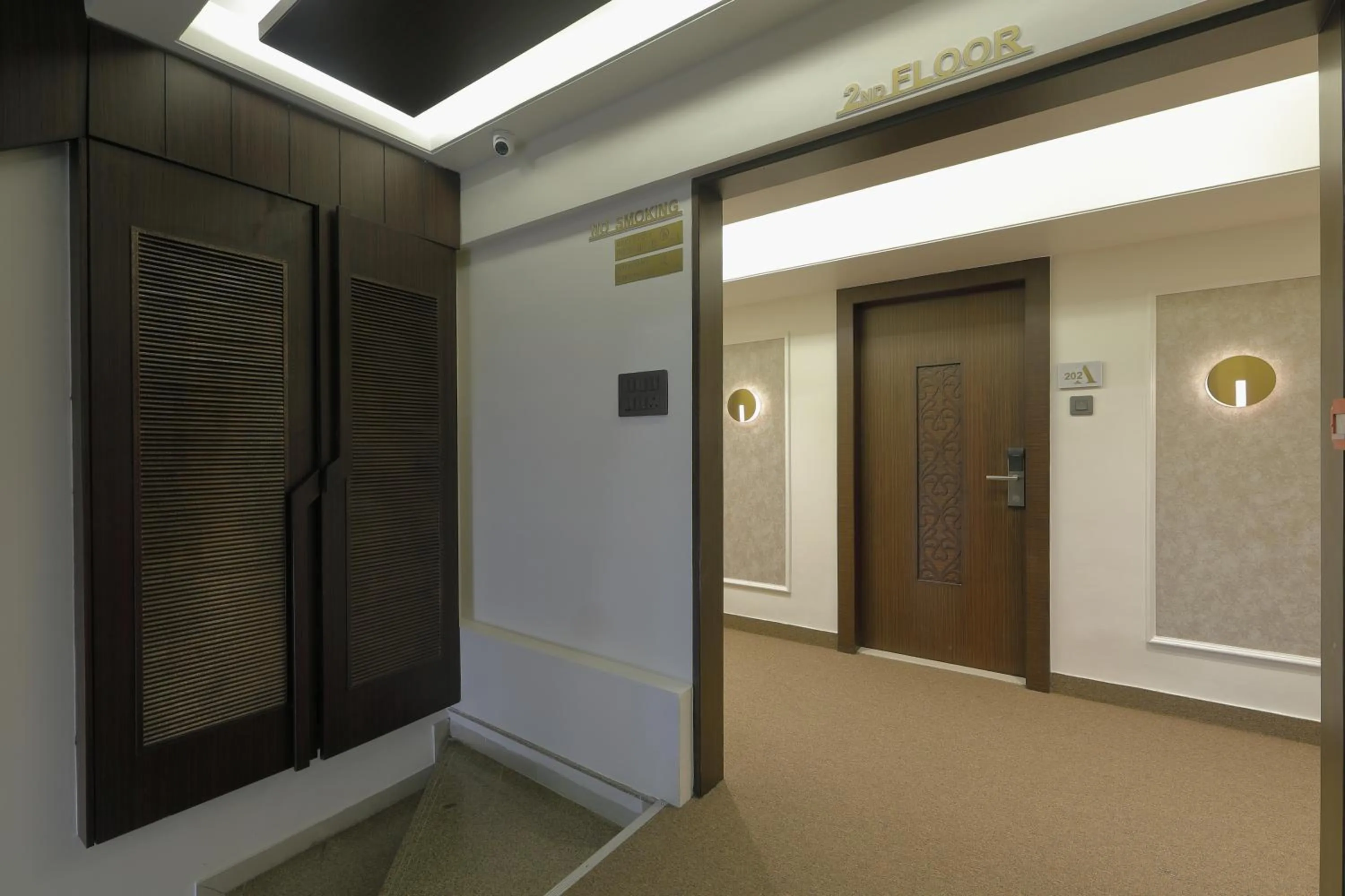 Area and facilities in Hotel Ariana Residency