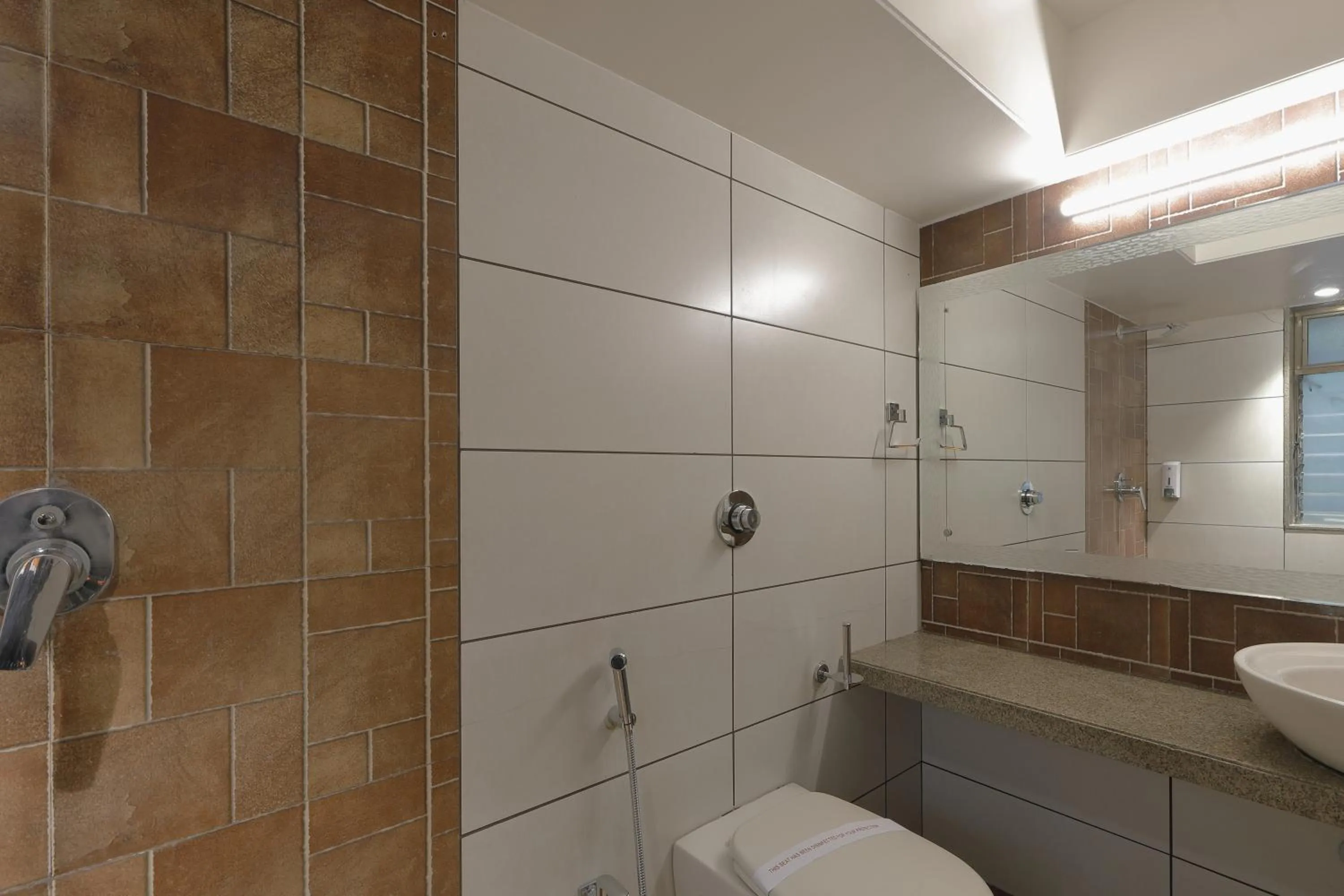 Bathroom in Hotel Ariana Residency