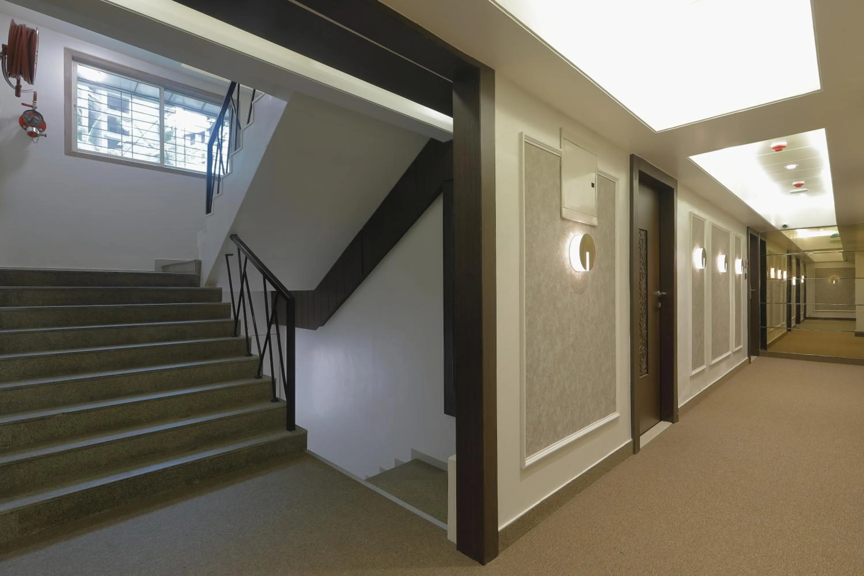 Area and facilities in Hotel Ariana Residency